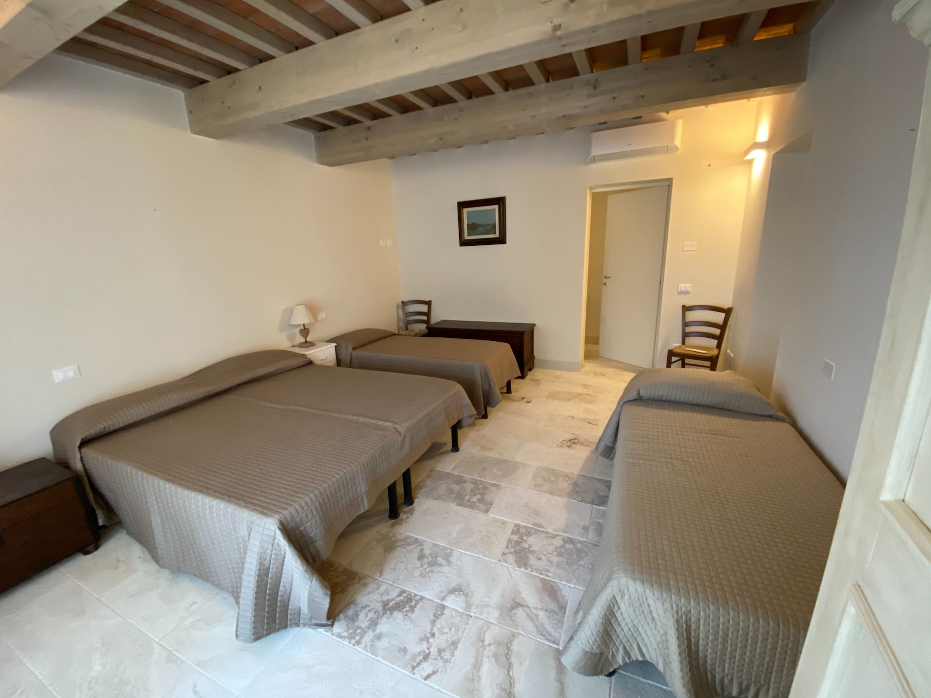 Privézwembad en rust in Chianni: ruim vakantiehuis voor 26 personen - foto 36