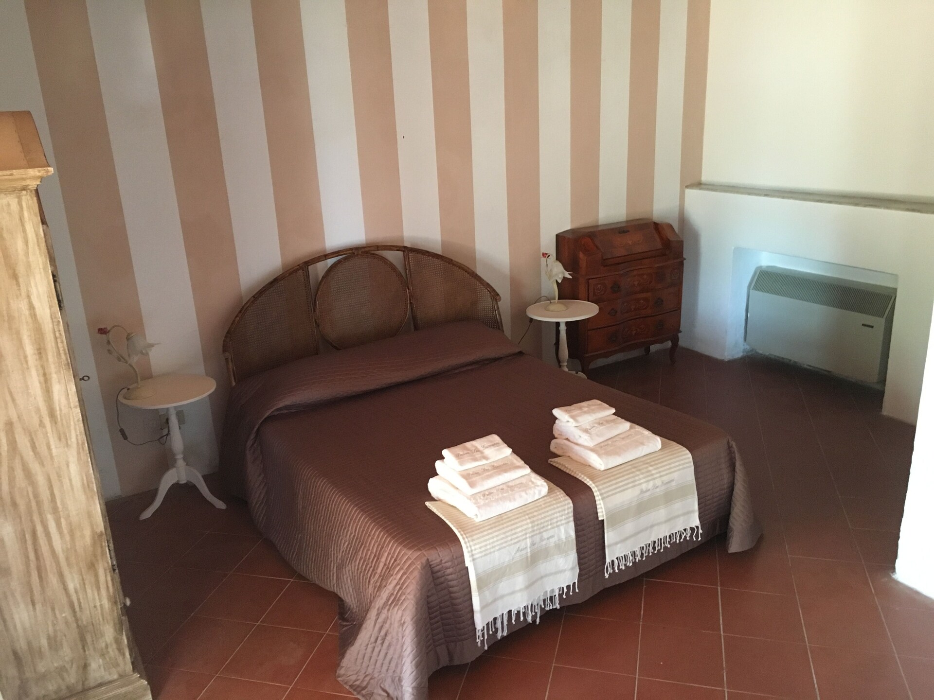 Privézwembad en rust in Chianni: ruim vakantiehuis voor 26 personen - foto 18