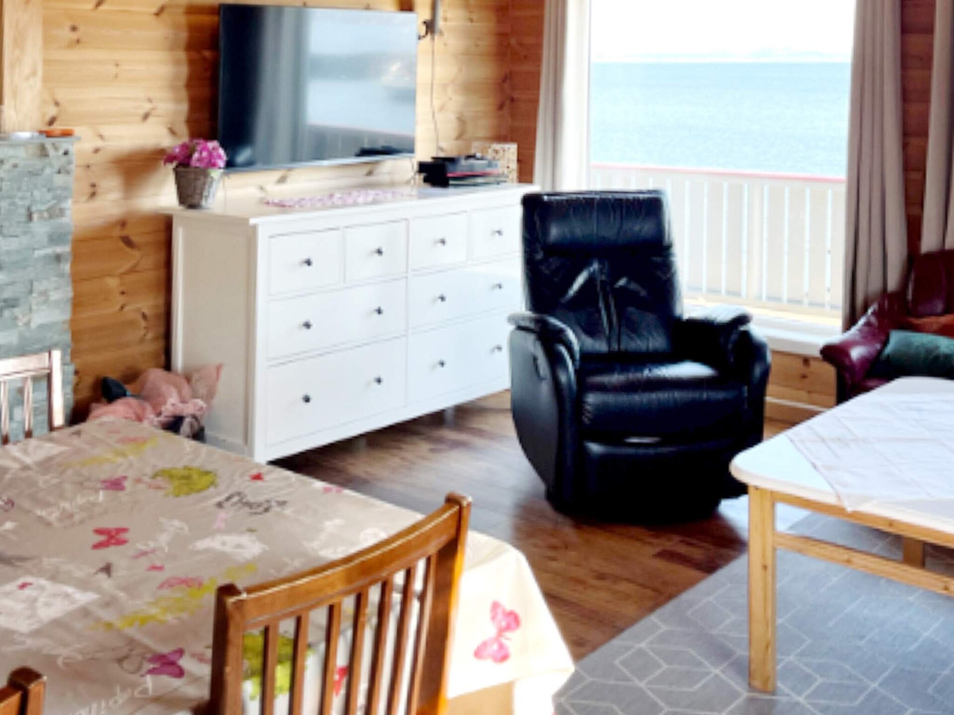 Vrijstaand vakantiehuis aan de fjord met hottub en bootverhuur op Storfosna - foto 12