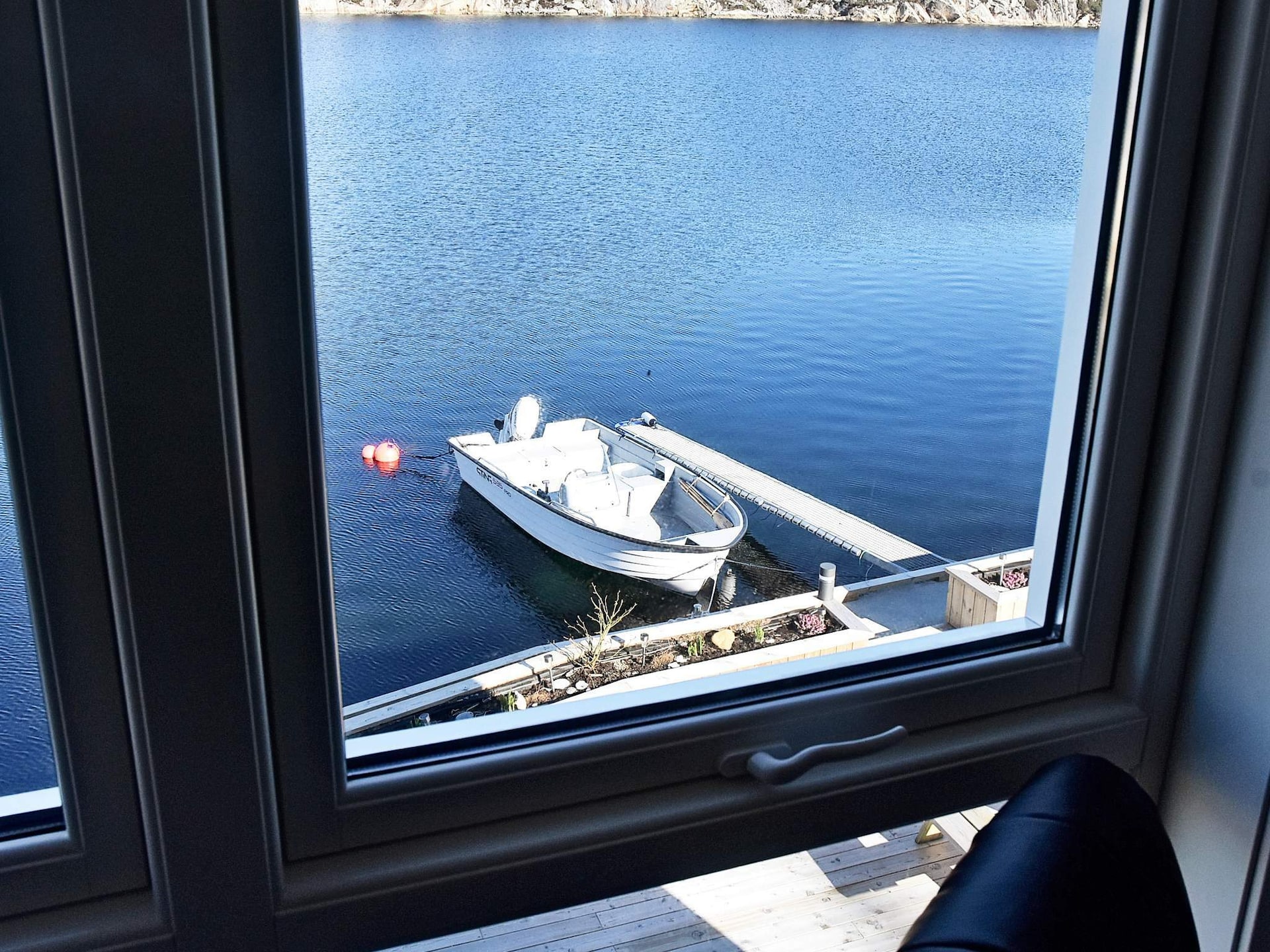 Lichtrijk vakantiehuis direct aan de fjord in Urangsvåg - foto 14