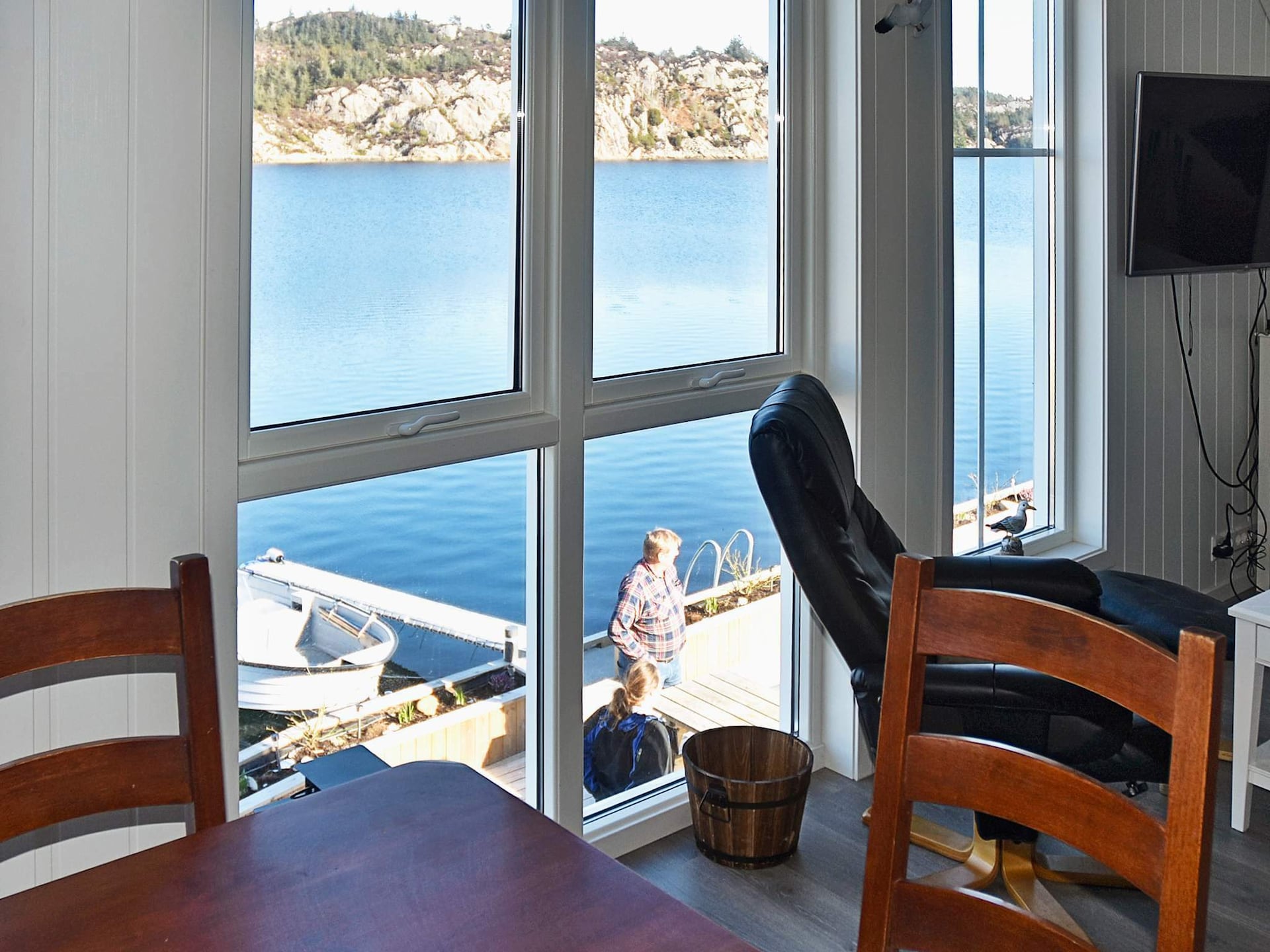 Lichtrijk vakantiehuis direct aan de fjord in Urangsvåg - foto 17