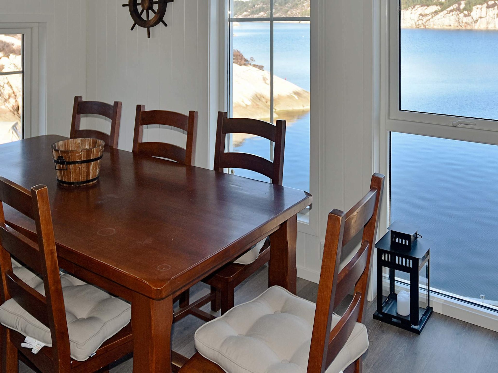 Lichtrijk vakantiehuis direct aan de fjord in Urangsvåg - foto 18