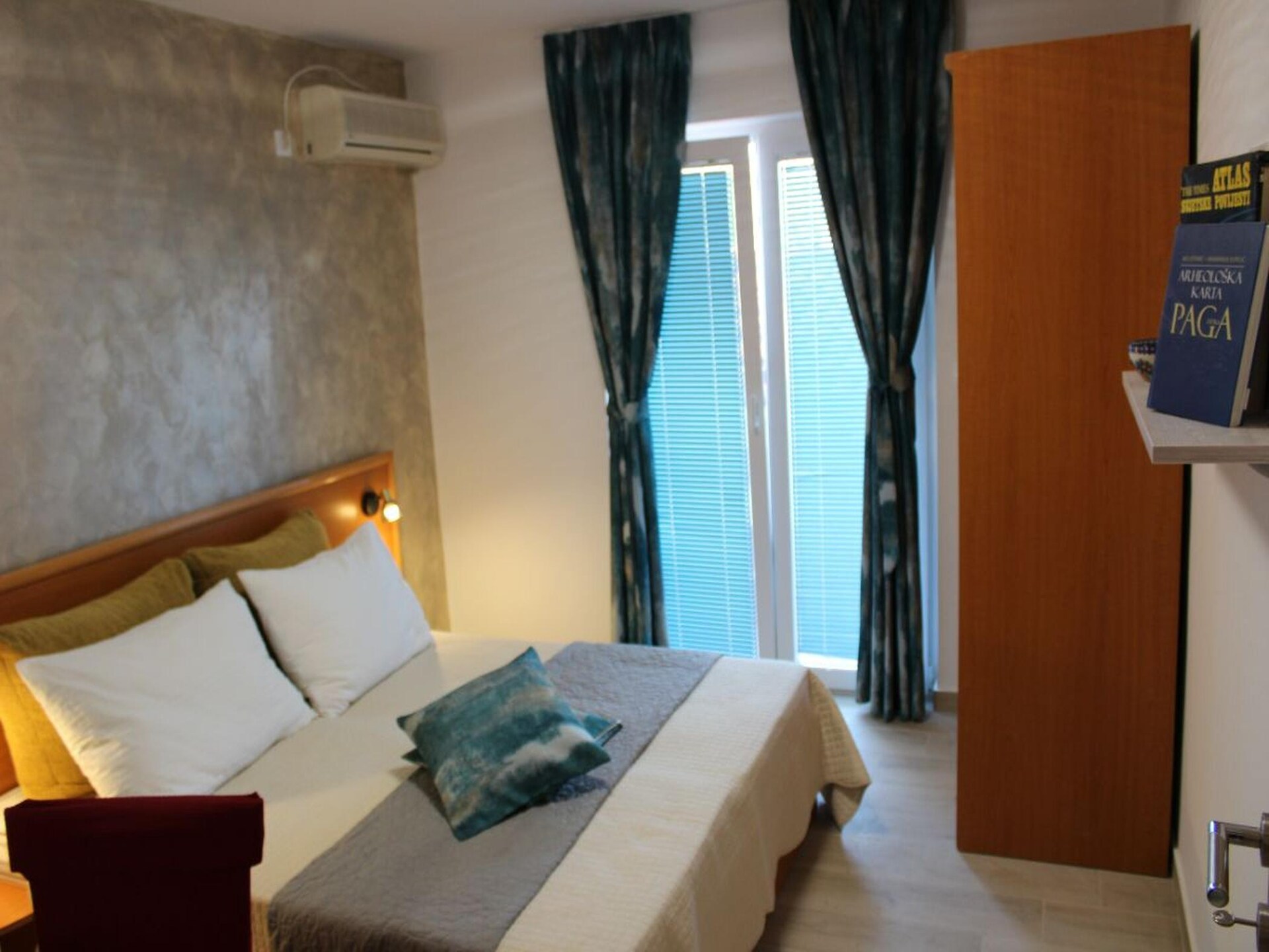 Appartement aan zee met privéstrand en bootligplaats in Stara Novalja - foto 26