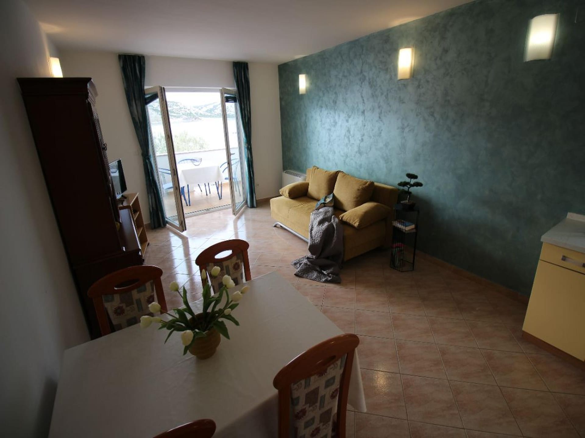 Appartement direct aan zee met privéstrand en bootligplaats in Stara Novalja - foto 15