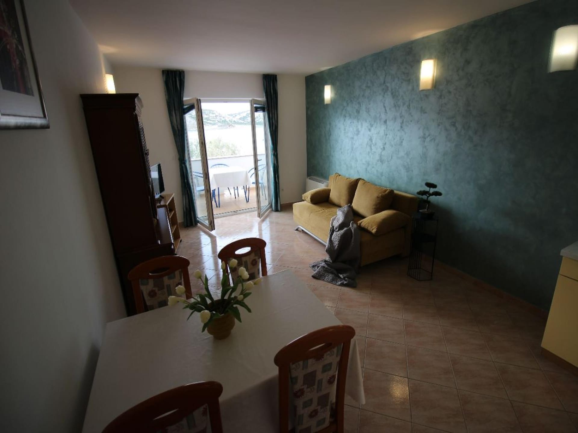 Appartement direct aan zee met privéstrand en bootligplaats in Stara Novalja - foto 16