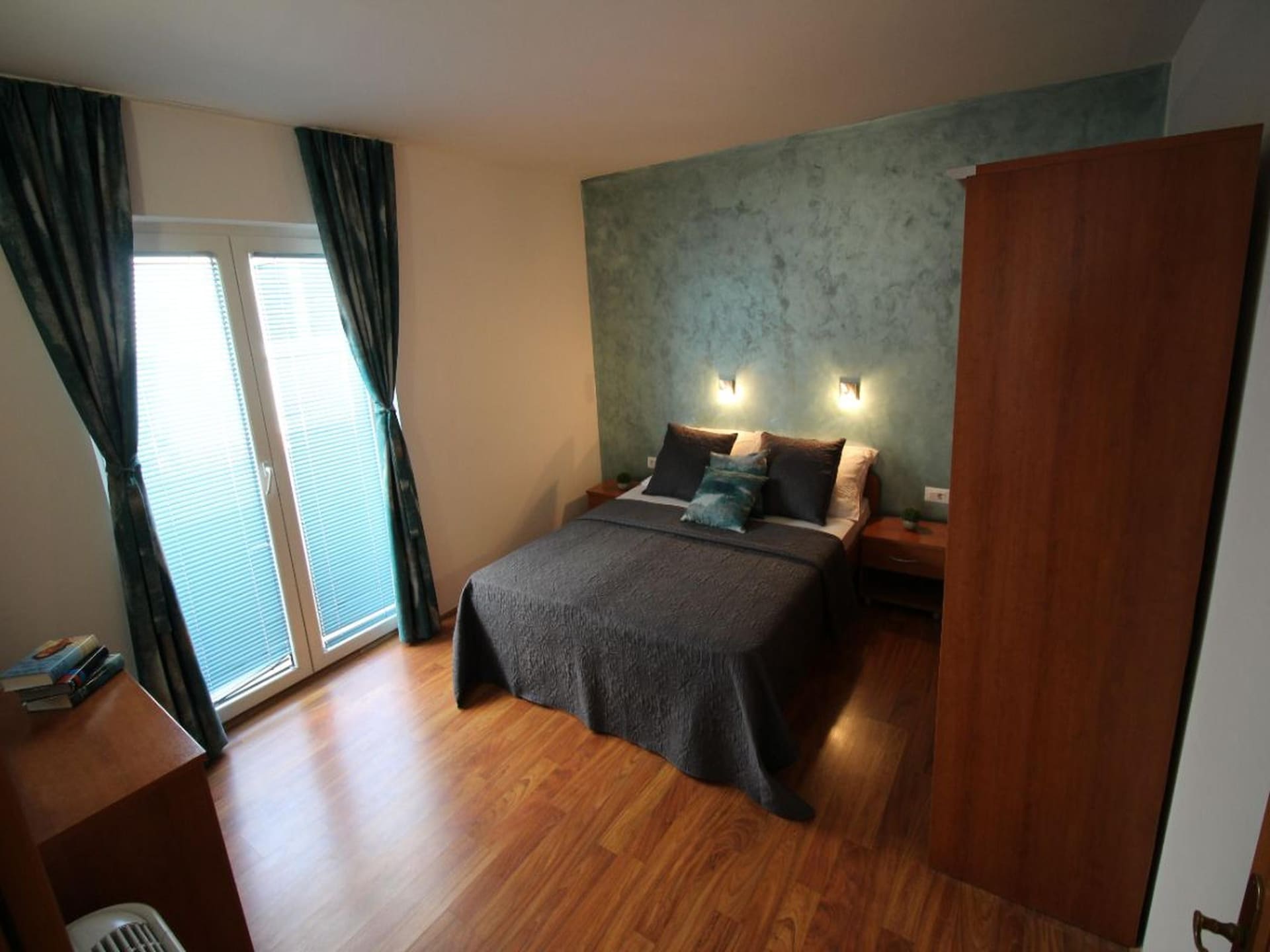 Appartement direct aan zee met privéstrand en bootligplaats in Stara Novalja - foto 8