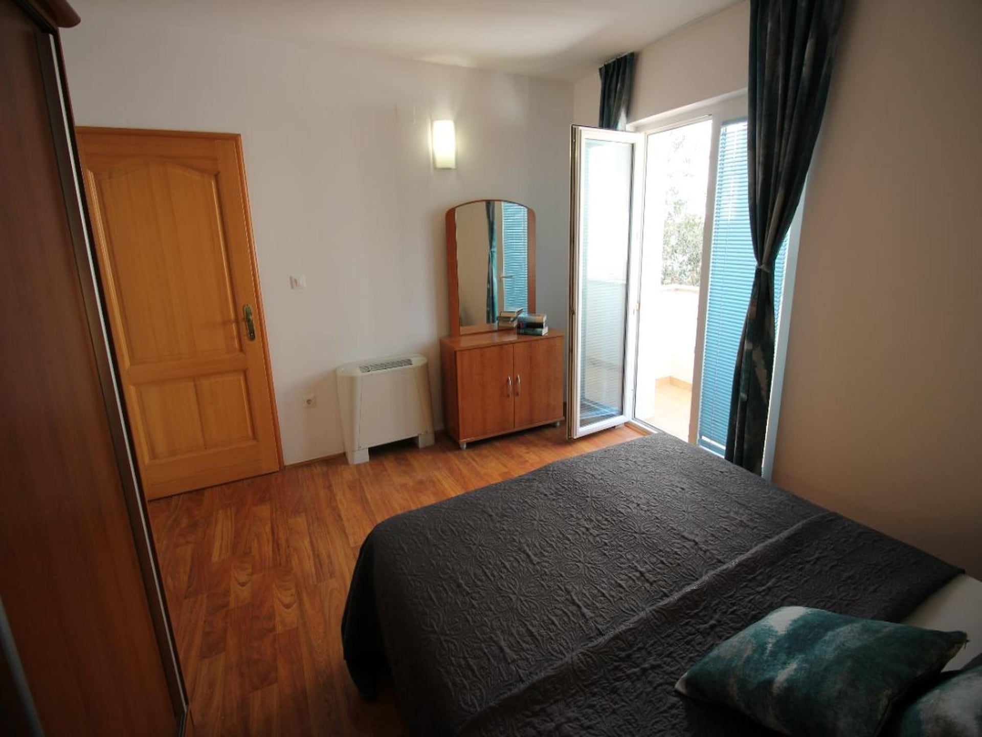 Appartement direct aan zee met privéstrand en bootligplaats in Stara Novalja - foto 25