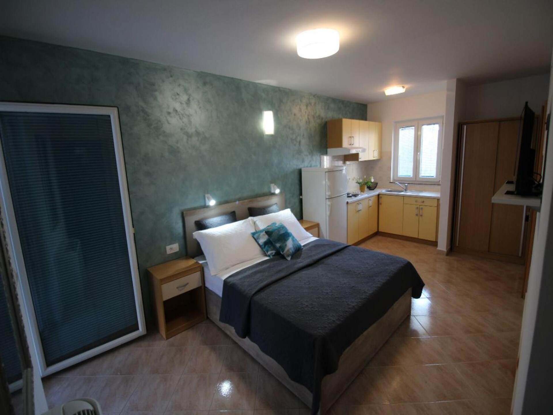 Sv Marija 2: Appartement aan zee met privéstrand en aanlegsteiger in Stara Novalja - foto 11