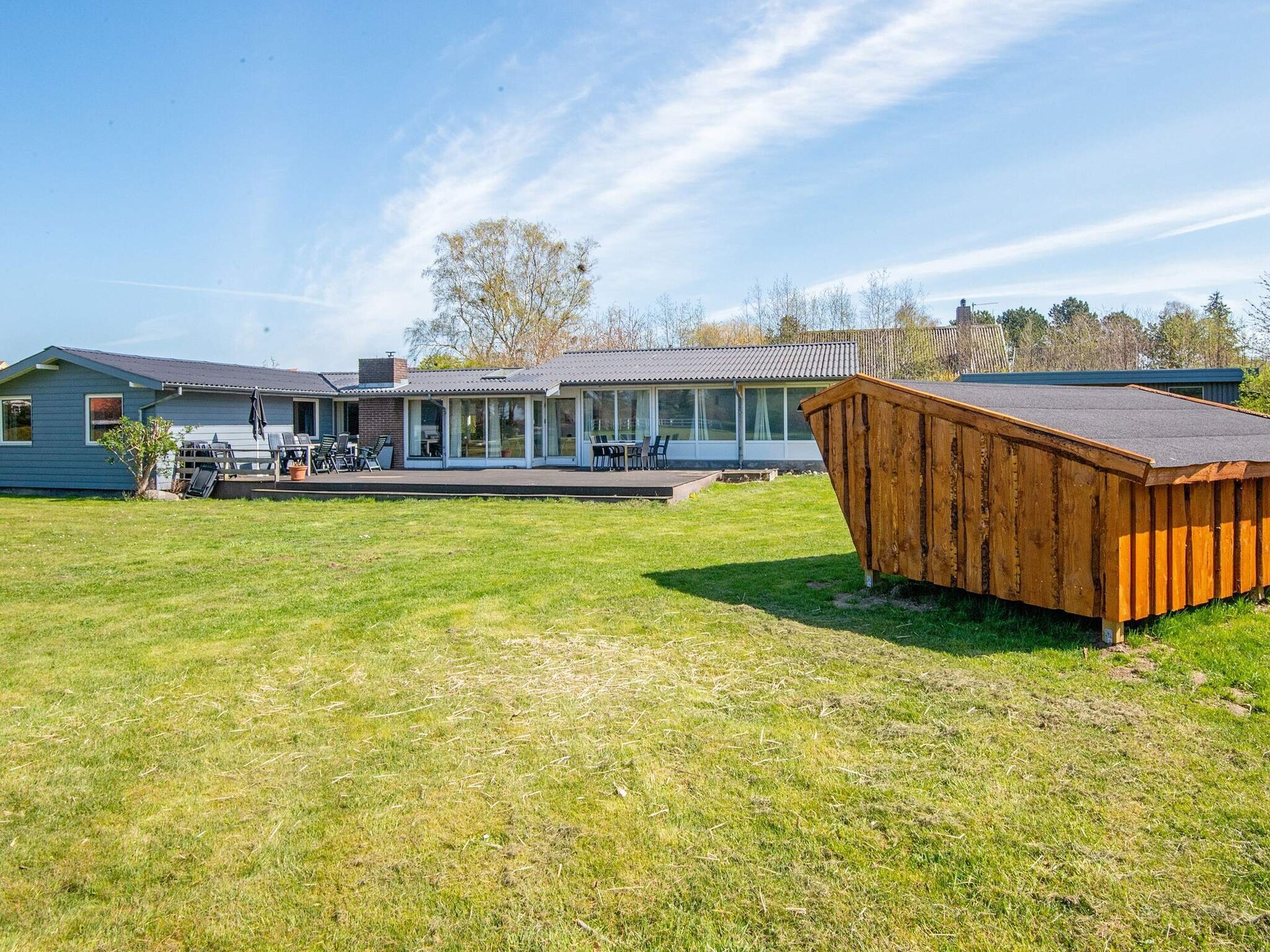Ruim vakantiehuis met privé-zwembad en sauna op 300 meter van de zee - foto 2