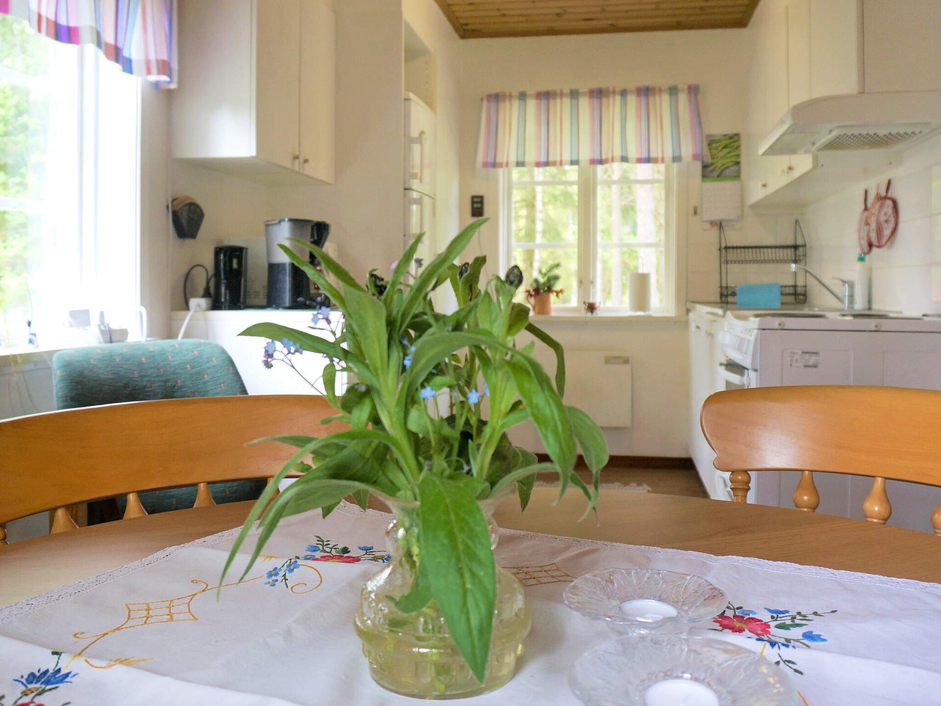 Authentiek Zweeds vakantiehuis bij bos en meer in Åsarp - foto 19