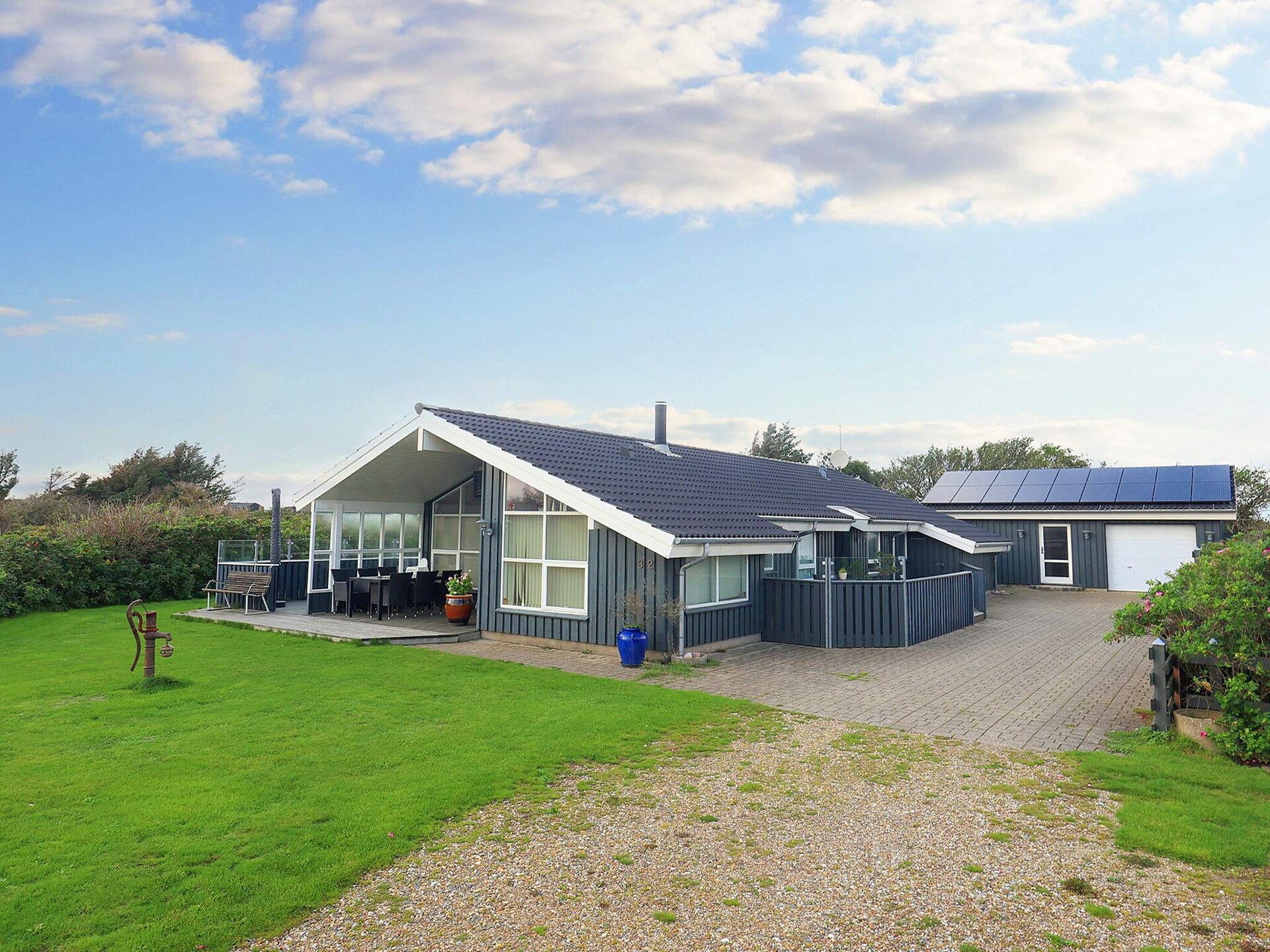 Luxe vrijstaand vakantiehuis met sauna en whirlpool op slechts 200 meter van zee - foto 1