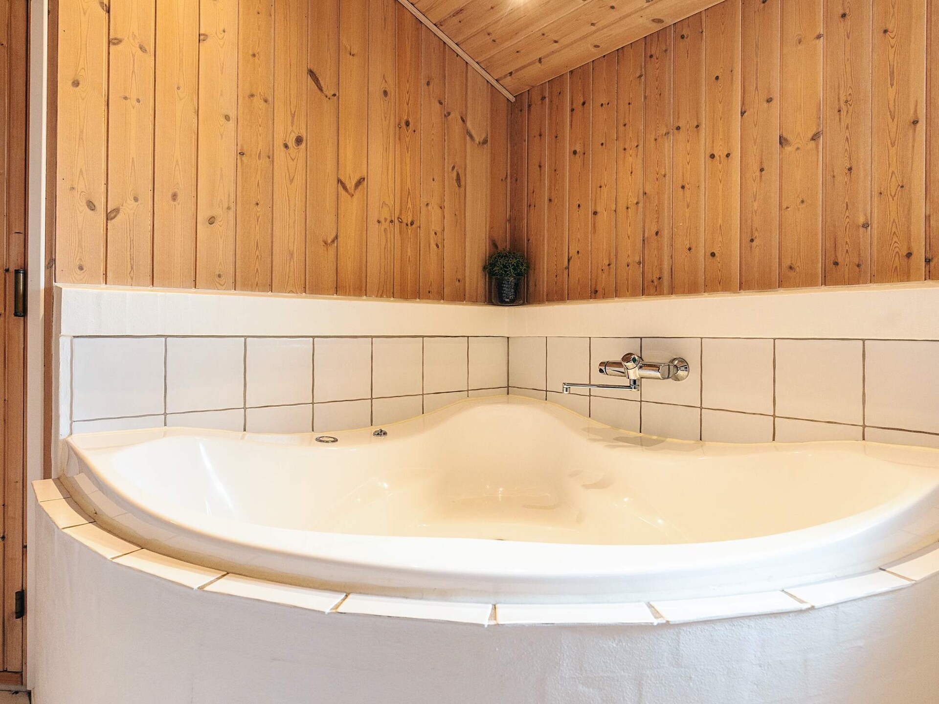 Aan zee: Ruim vakantiehuis in Løkken met whirlpool en sauna - foto 17