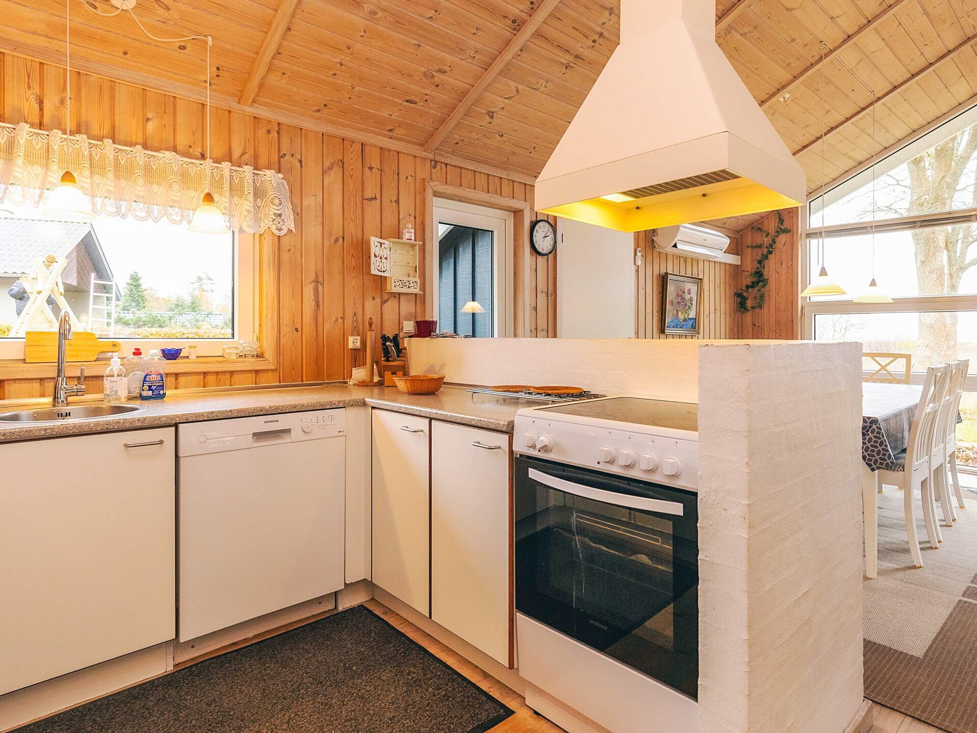Vrijstaand vakantiehuis met sauna, whirlpool en zeezicht op 150 meter - foto 8