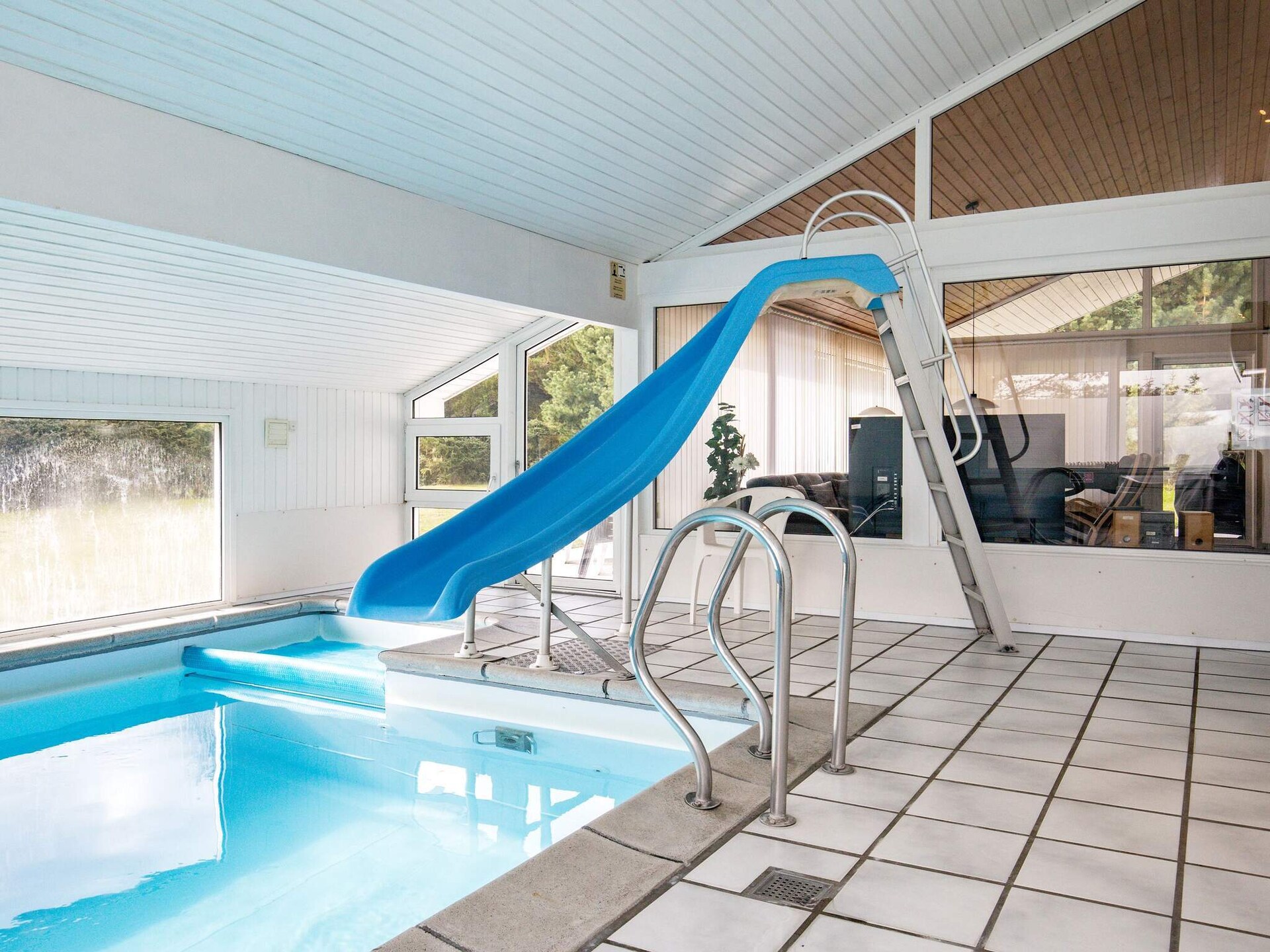 Ruim vakantiehuis met privézwembad en sauna op 900m van het strand - foto 4