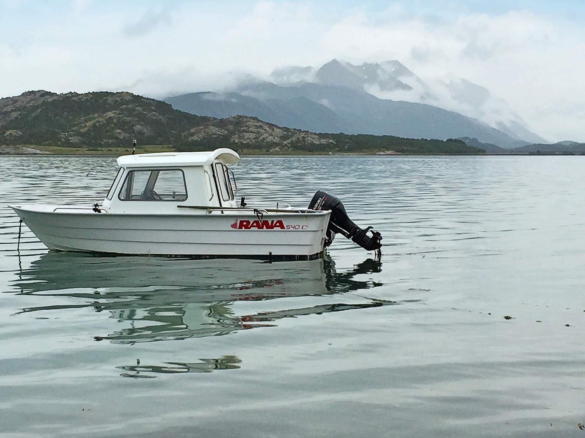 Eenvoudig vakantiehuis aan meer Skarsvatnet met boot en uitzicht op Åmøya - foto 16