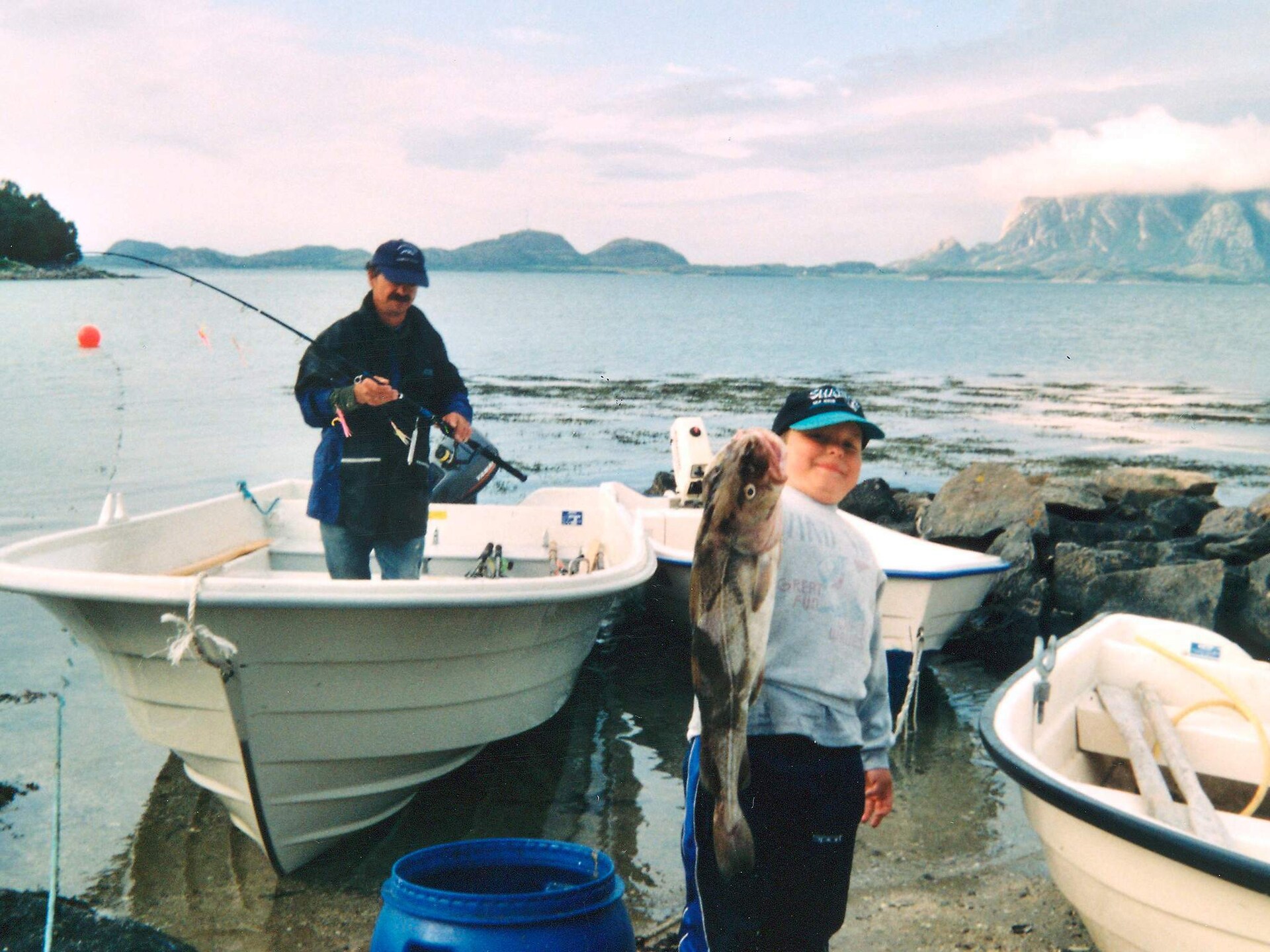 Eenvoudig vakantiehuis aan meer Skarsvatnet met boot en uitzicht op Åmøya - foto 20