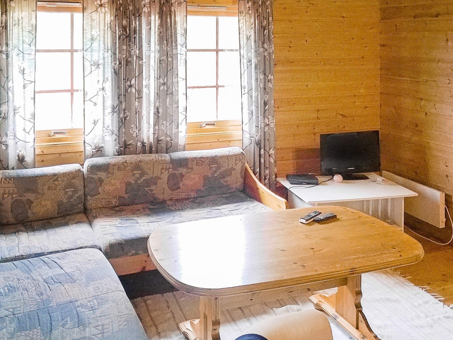 Eenvoudig vakantiehuis aan meer Skarsvatnet met boot en uitzicht op Åmøya - foto 3