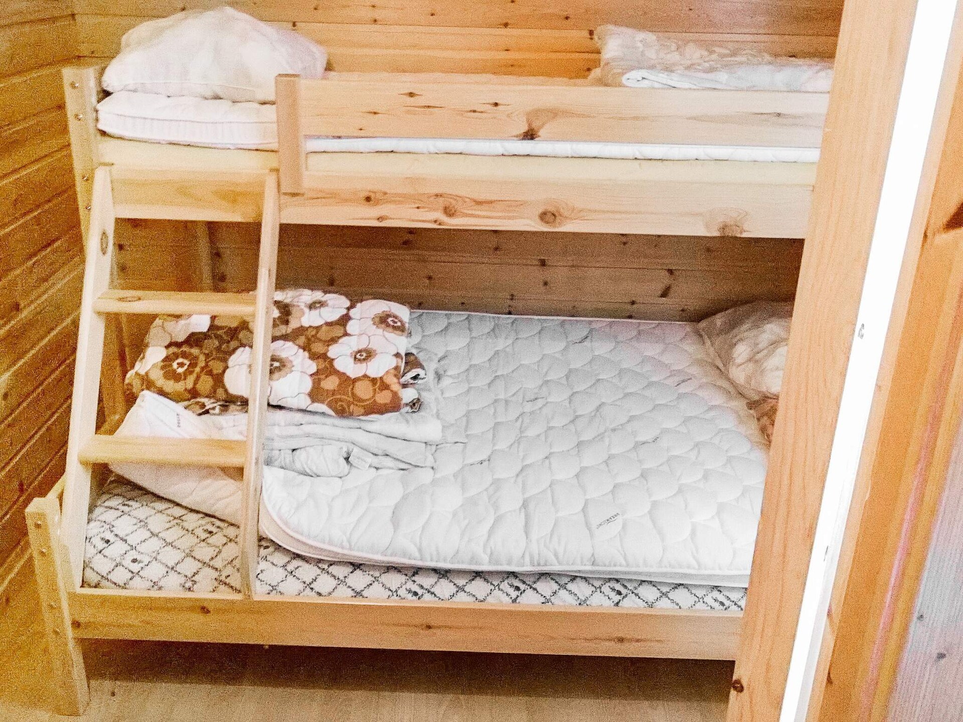 Eenvoudig vakantiehuis aan meer Skarsvatnet met boot en uitzicht op Åmøya - foto 5