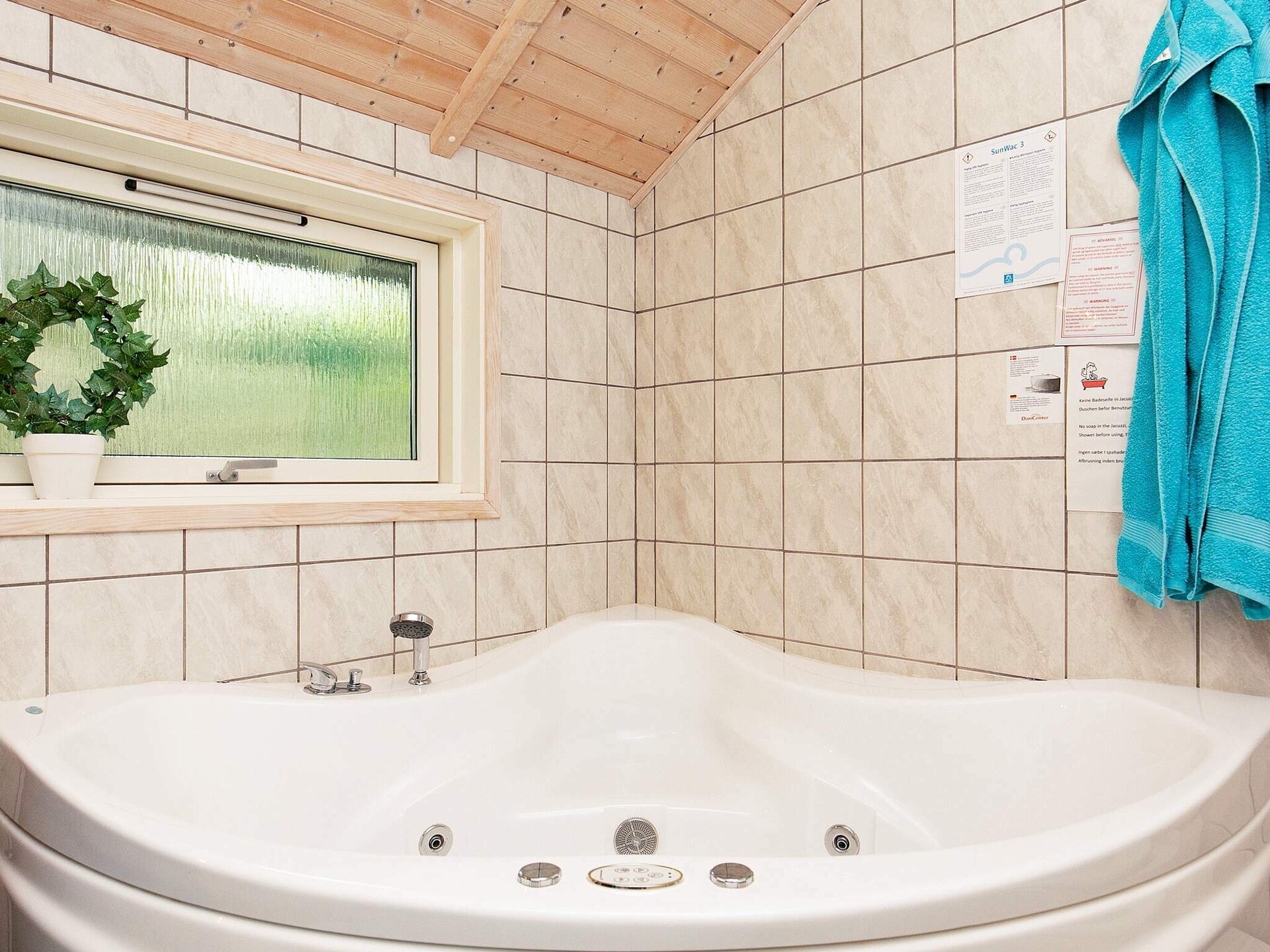 Vrijstaand vakantiehuis aan het Limfjord met whirlpool, sauna en panoramisch uitzicht - foto 18