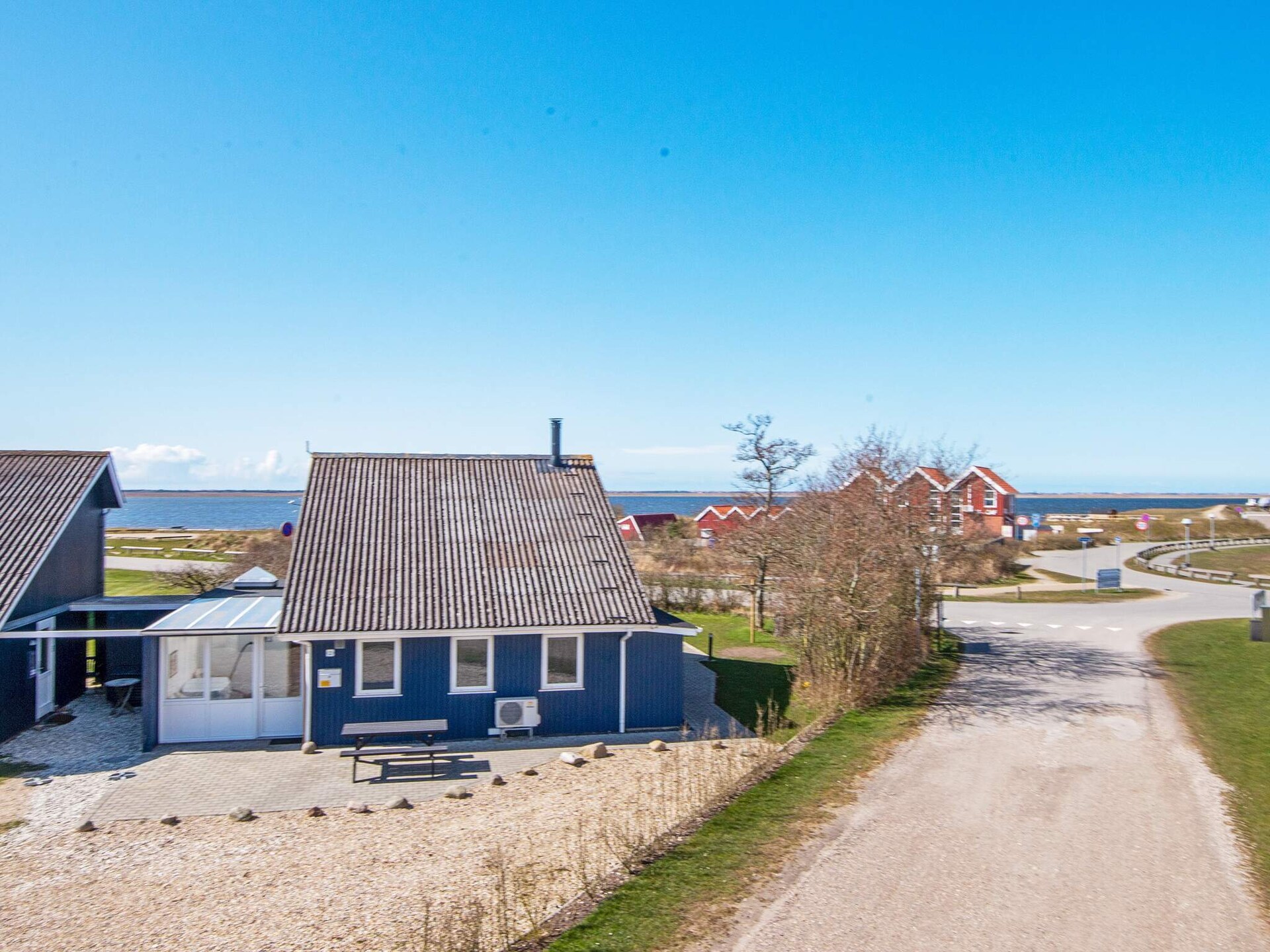 Vrijstaand vakantiehuis op 50 meter van de Ringkøbing Fjord met sauna en whirlpool - foto 1