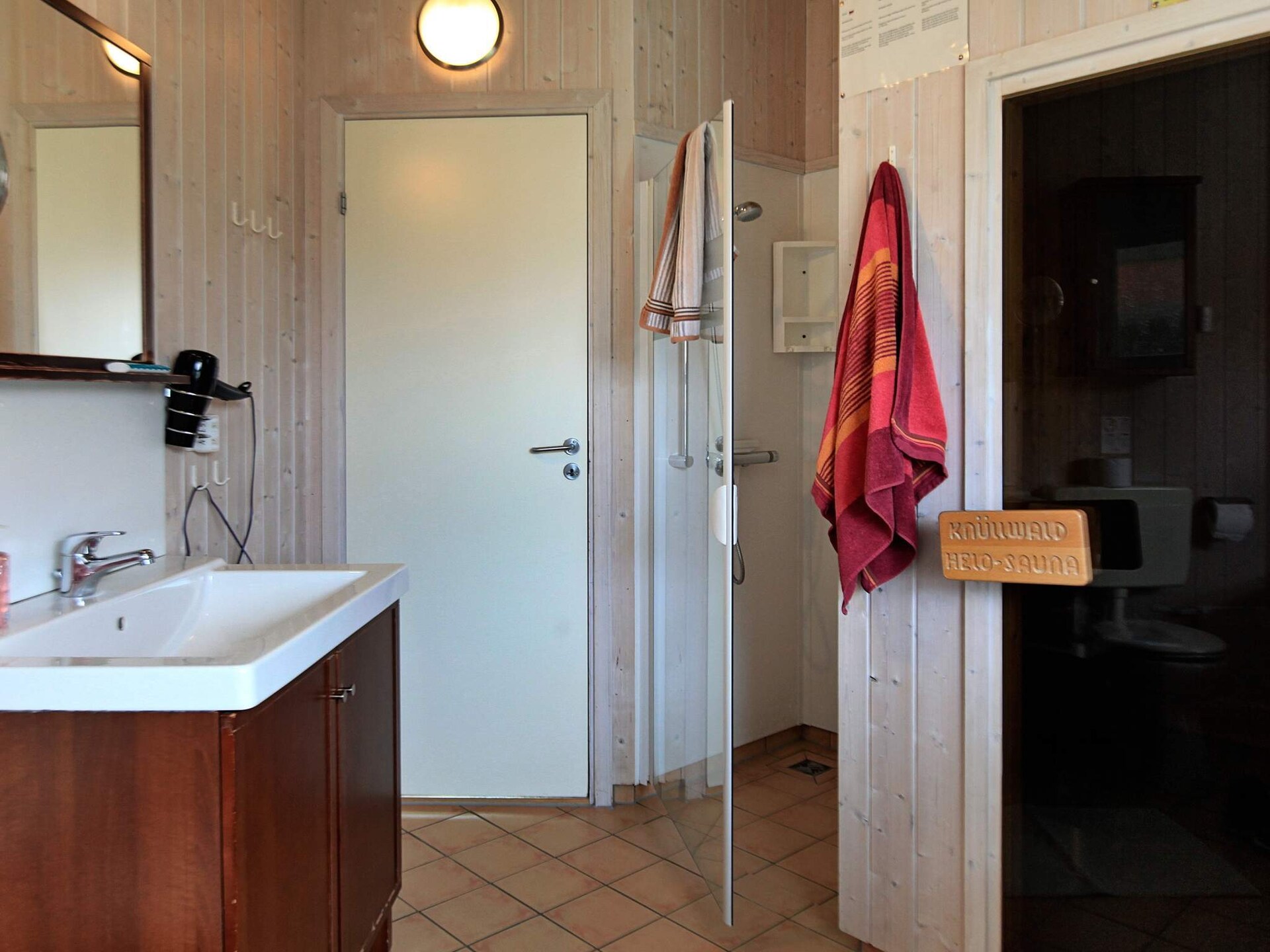 Op 1,5 km van zee: Ruim vakantiehuis in Ottendorf voor 12 personen · 135 m² - foto 39