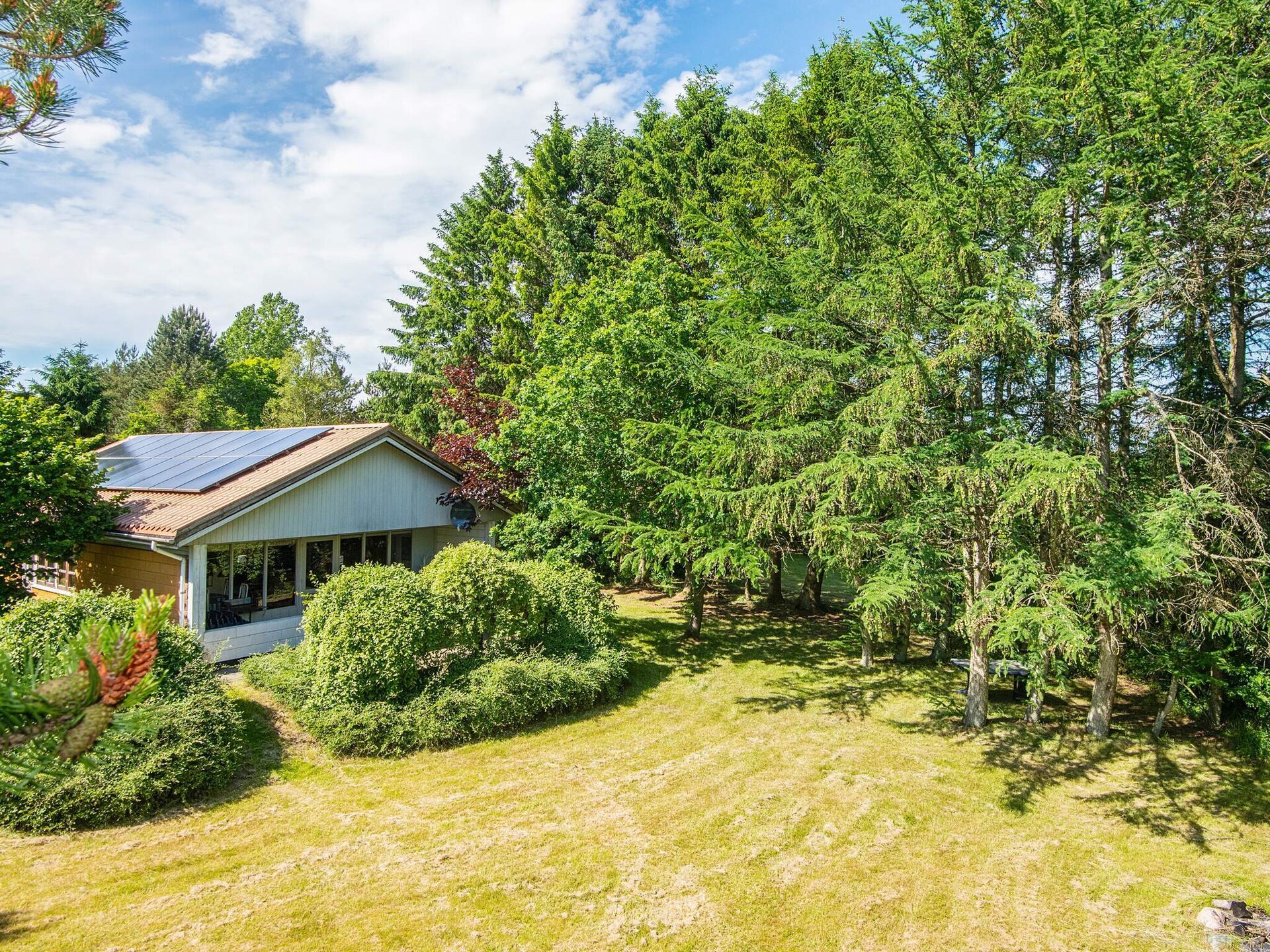 Vrijstaand vakantiehuis op 2500m² natuurdomein, 300m van de zee in Højslev - foto 1
