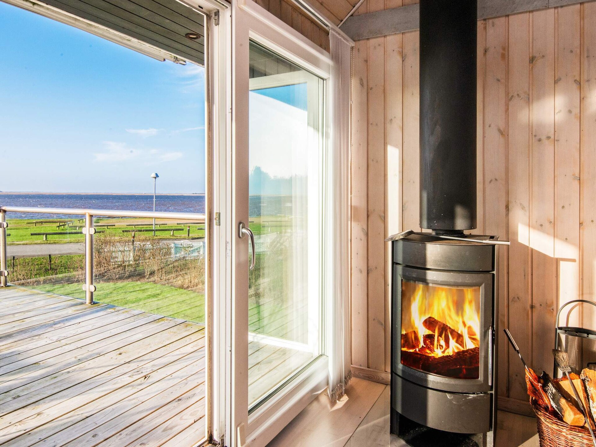 Prachtig vakantiehuis op 50 meter van de Ringkøbing Fjord met sauna en whirlpool - foto 2