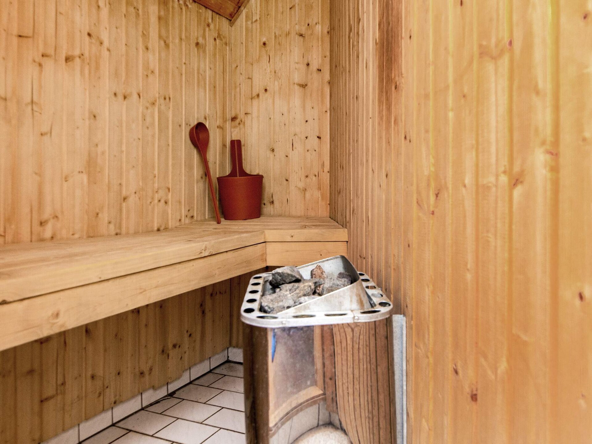 Rietgedekt vakantiehuis met privézwembad & sauna nabij Ringkøbing Fjord - foto 46