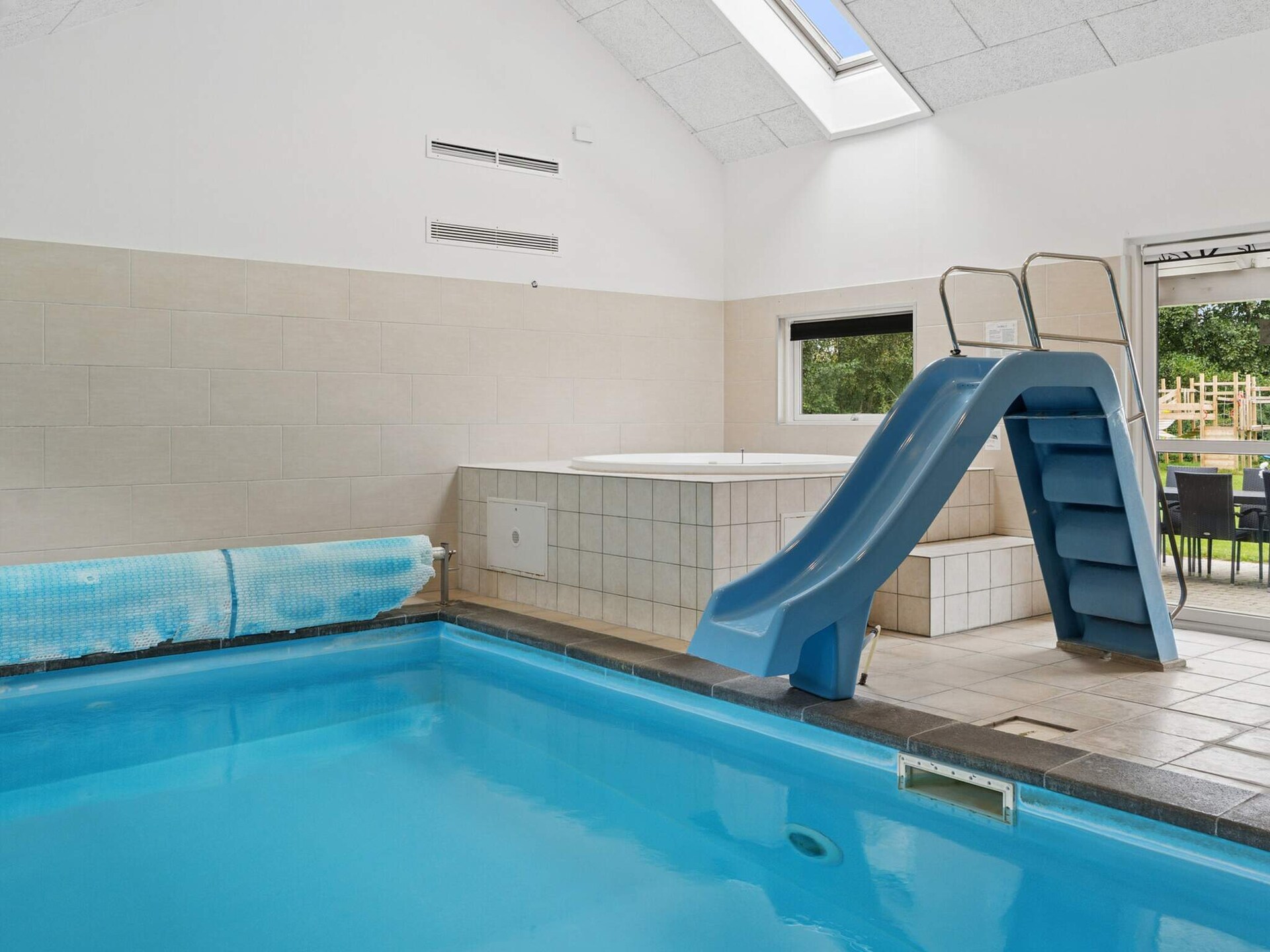 Groot vrijstaand vakantiehuis voor 18 personen met zwembad, sauna en activiteitenruimte op 600m van zee - foto 24