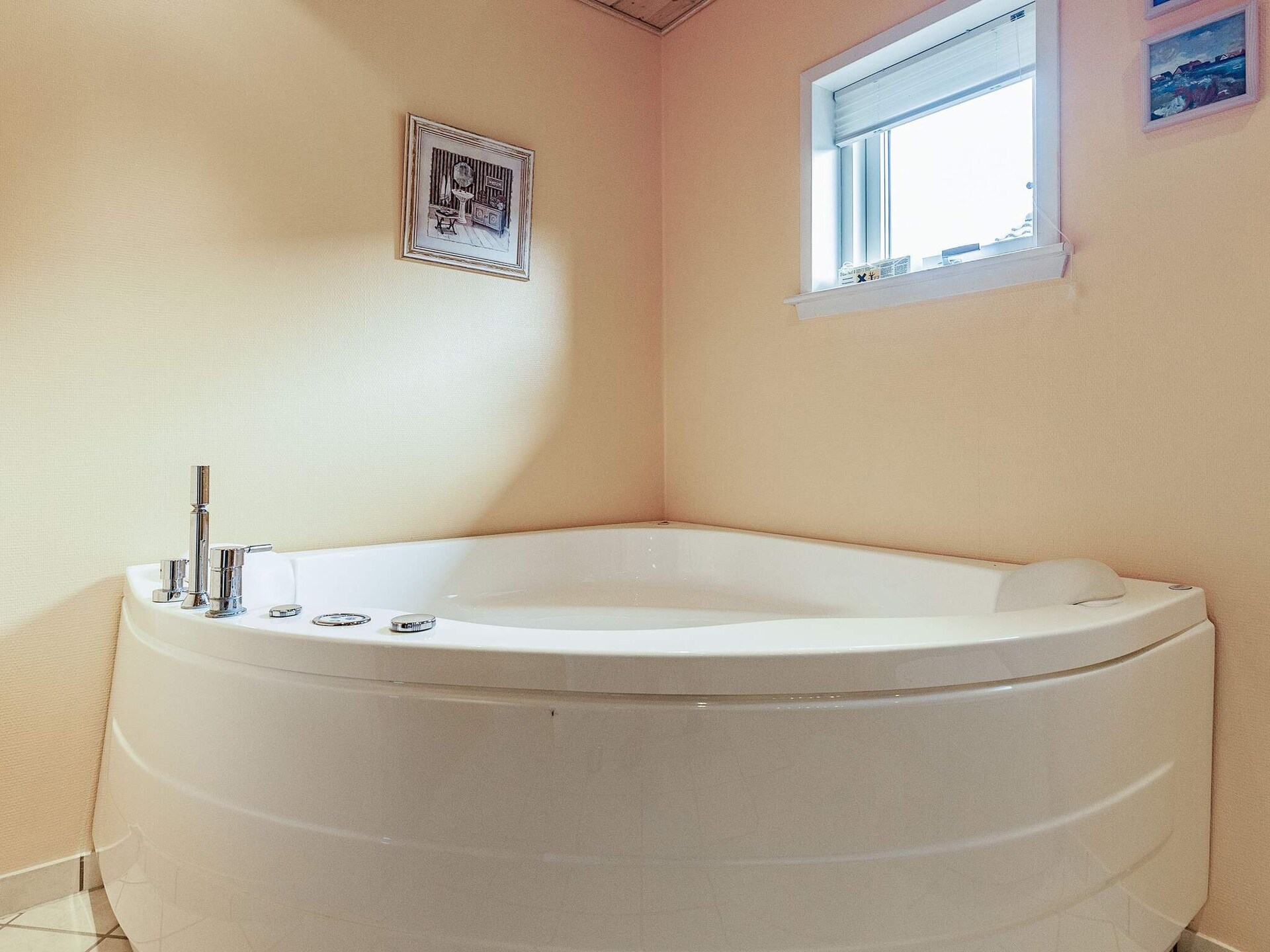 Aan zee: Ruim vakantiehuis in Spøttrup met whirlpool en sauna - foto 28
