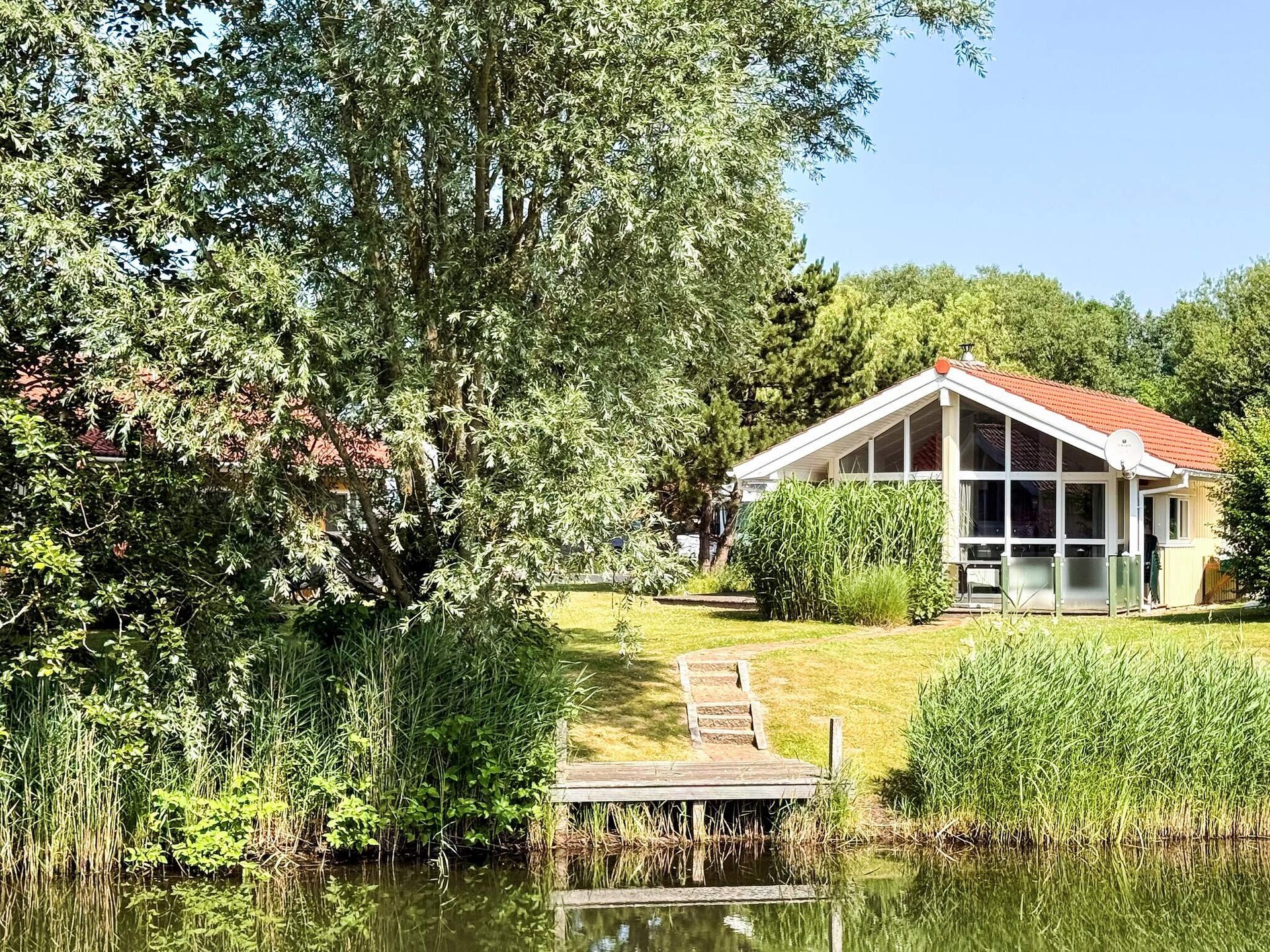 Op 1,5 km van zee: Licht vakantiehuis in Otterndorf voor 6 personen - foto 1