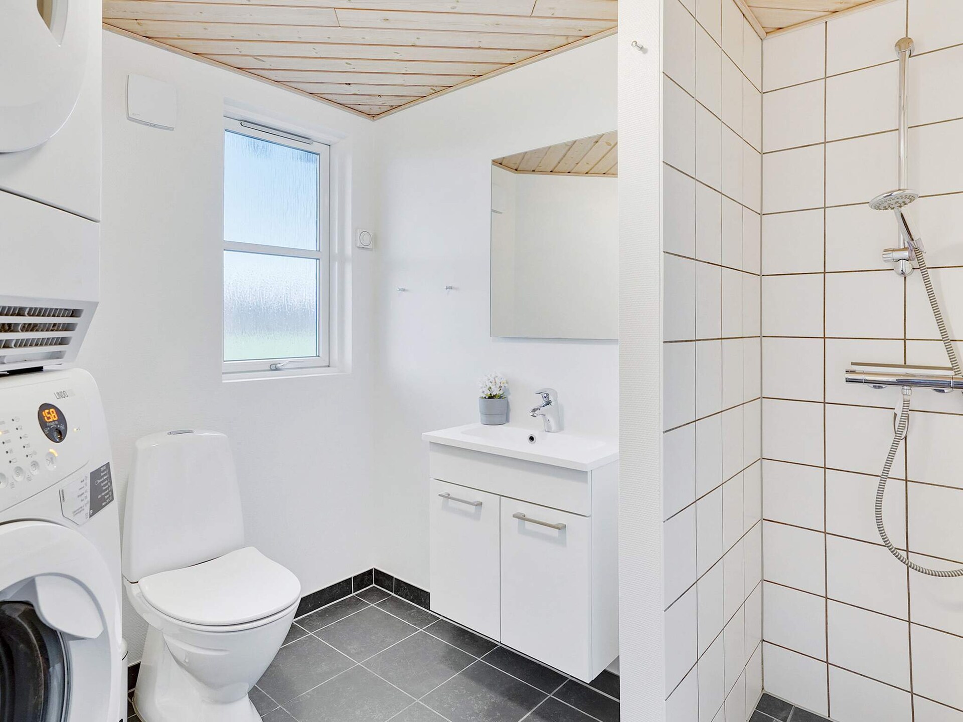 Groot vrijstaand vakantiehuis voor 24 personen met zwembad, glijbaan en sauna op 800m van zee - foto 35