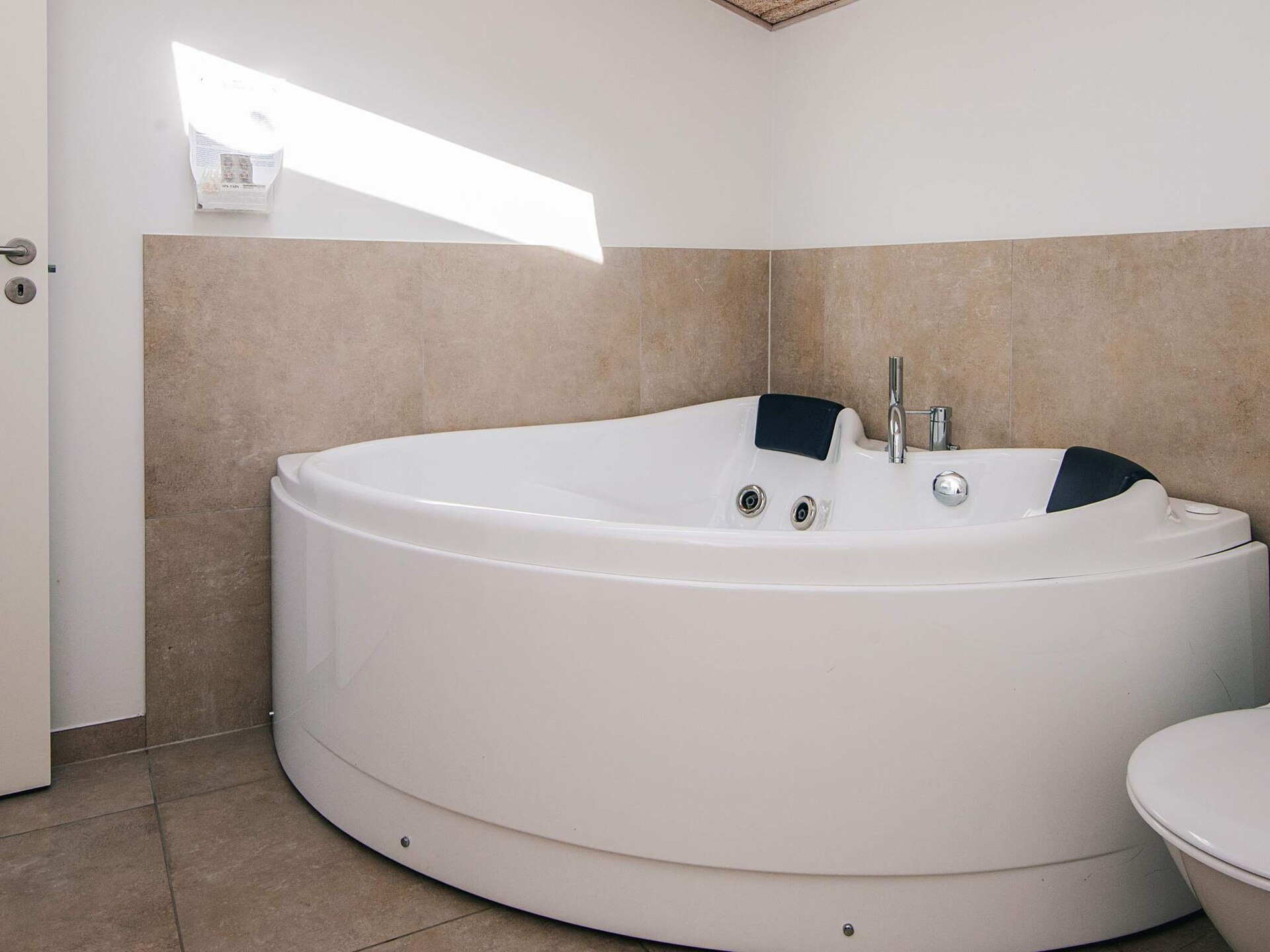 Gerenoveerd vakantiehuis met sauna en whirlpool op 200m van het strand - foto 15