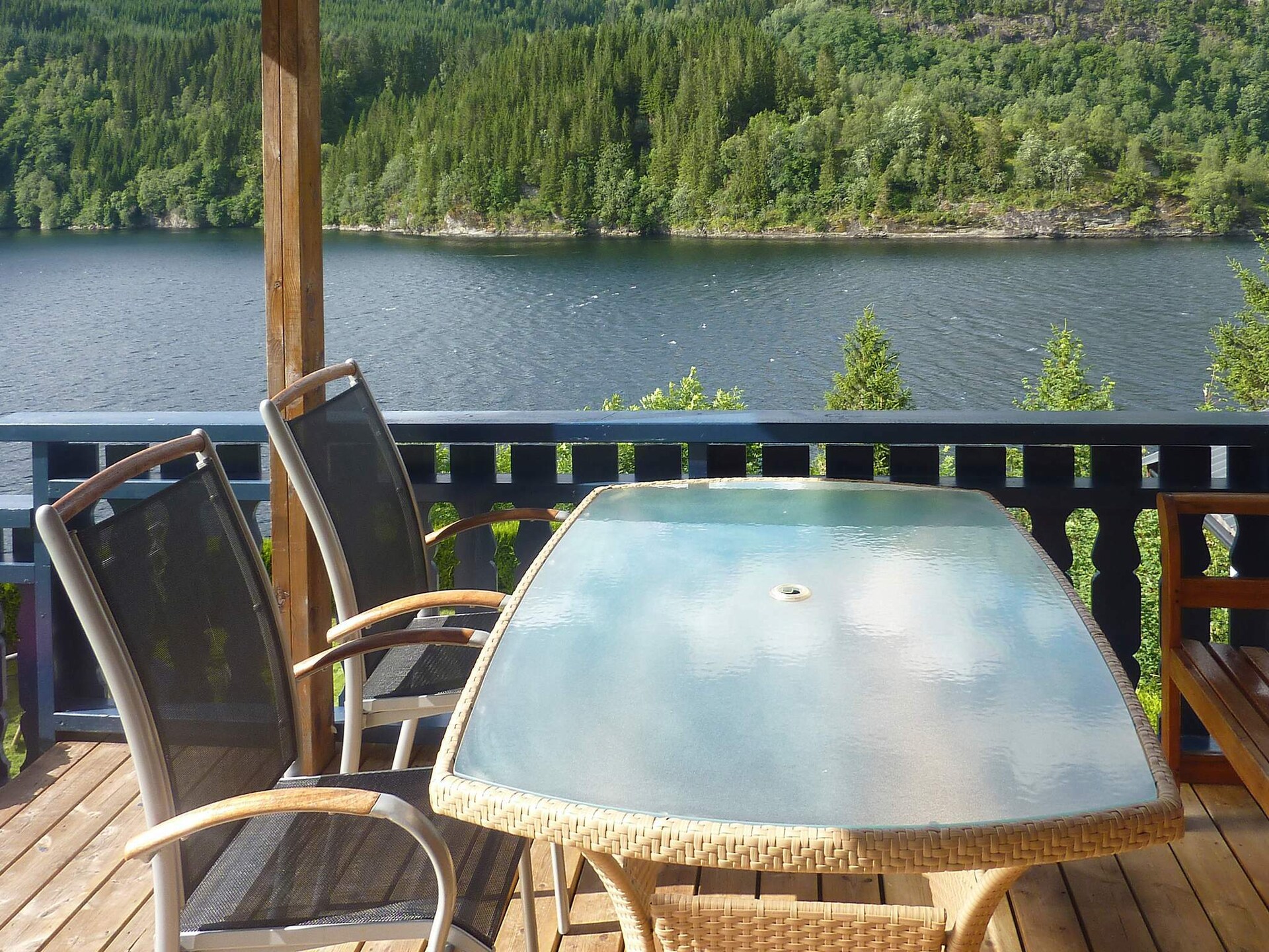 Panoramavakantiehuis aan de Dalsfjord met whirlpool en boothuur - foto 2