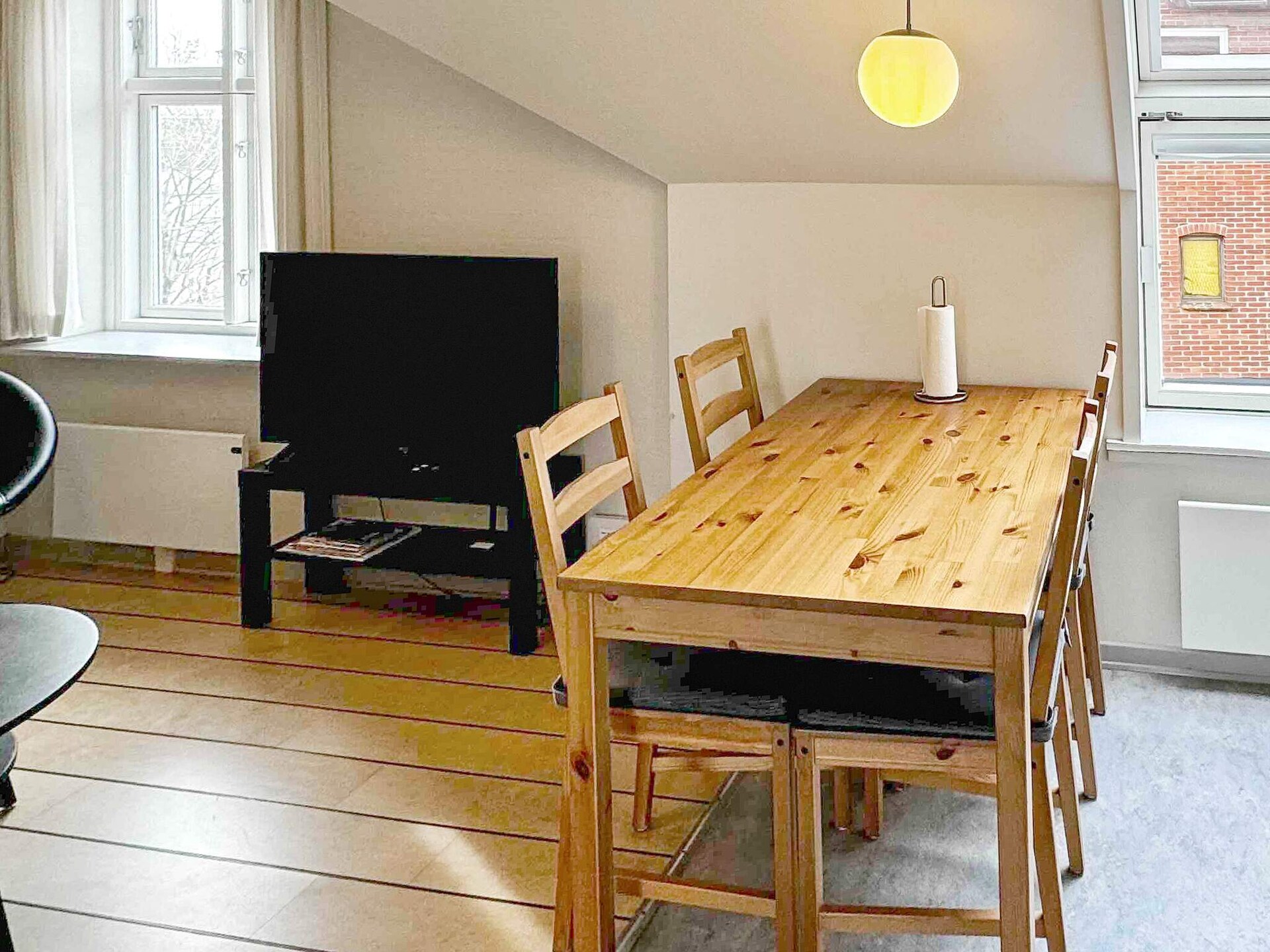 Op 300 m van zee: Comfortabel appartement in hartje Gudhjem - foto 5