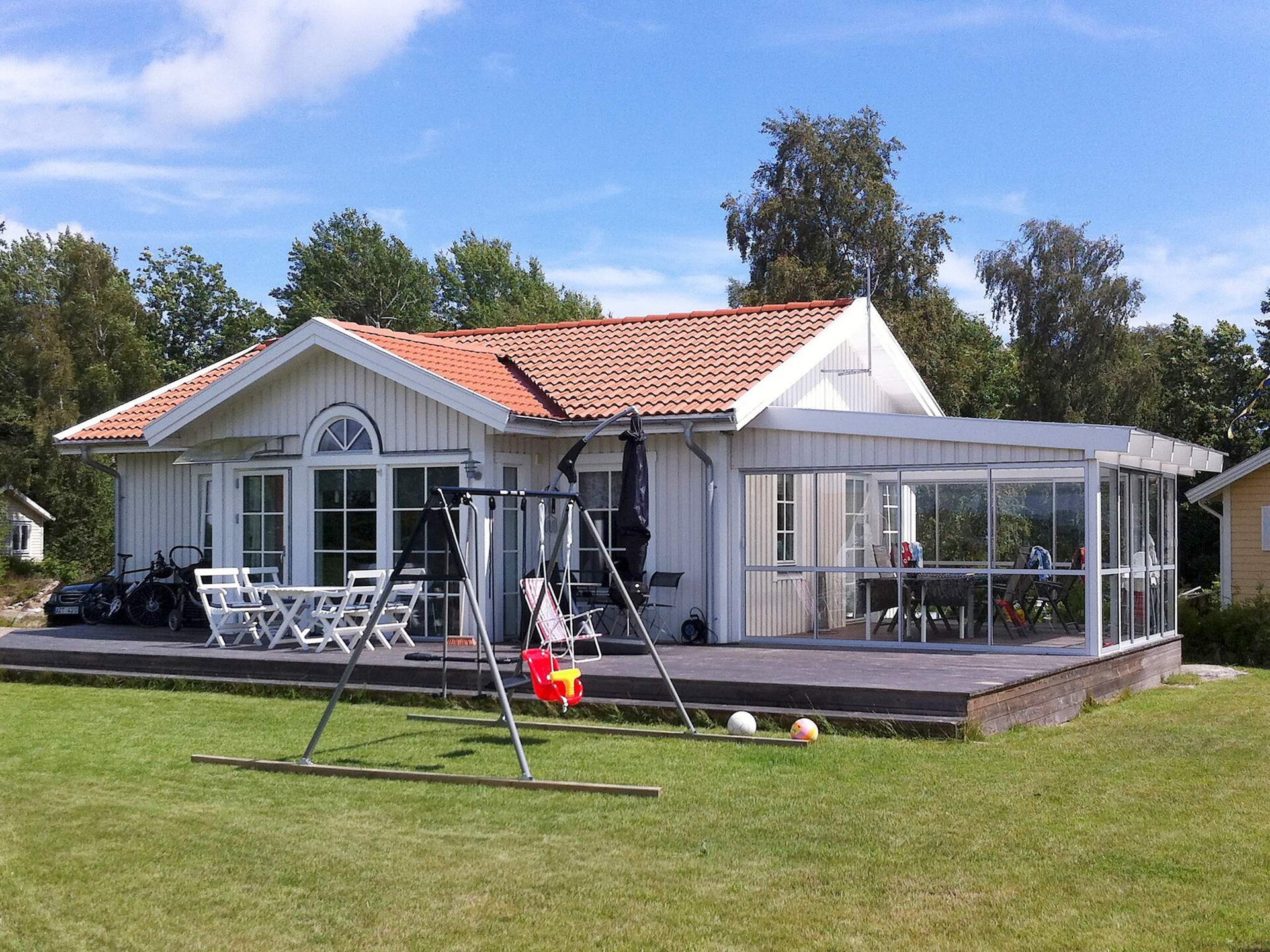 Vrijstaand vakantiehuis aan de golfbaan met zeezicht in Sandvik, Ronneby - foto 1
