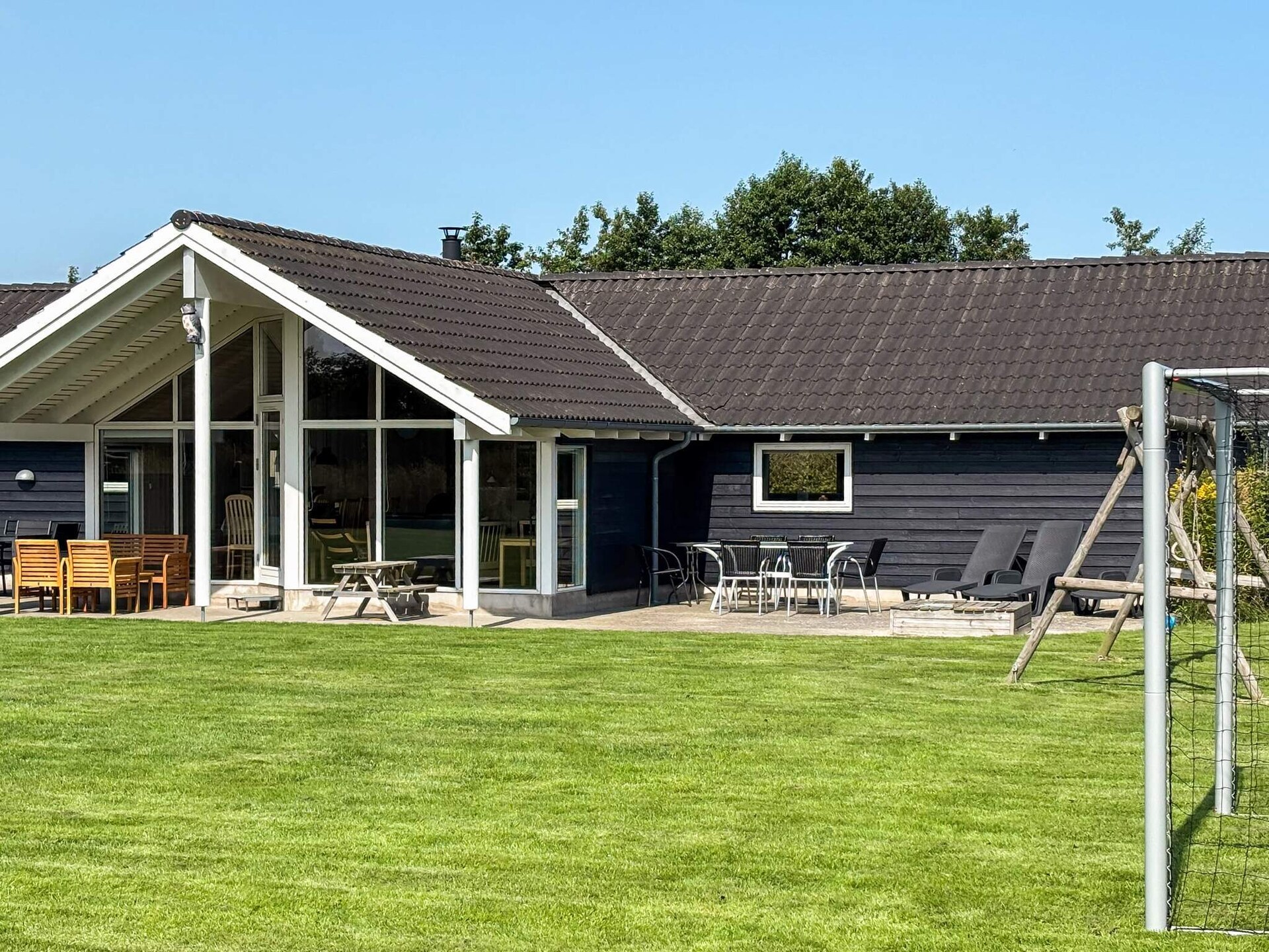 12-persoons vakantiehuis in Idestrup op 800 m van zee - foto 2
