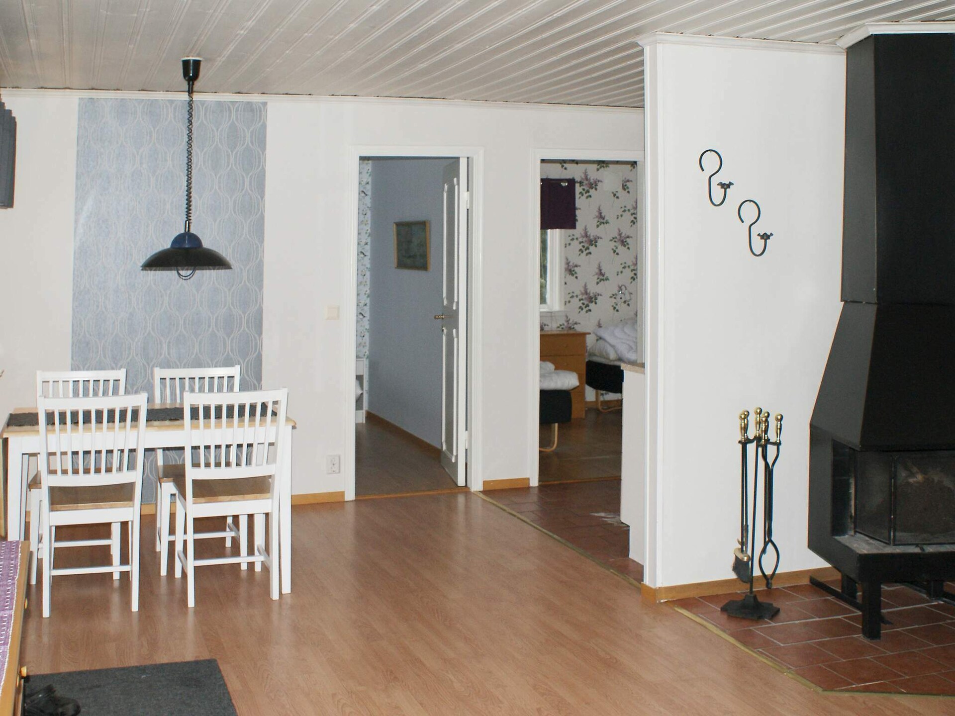 Vrijstaand vakantiehuis met panoramisch uitzicht op het meer bij Håcksvik - foto 9