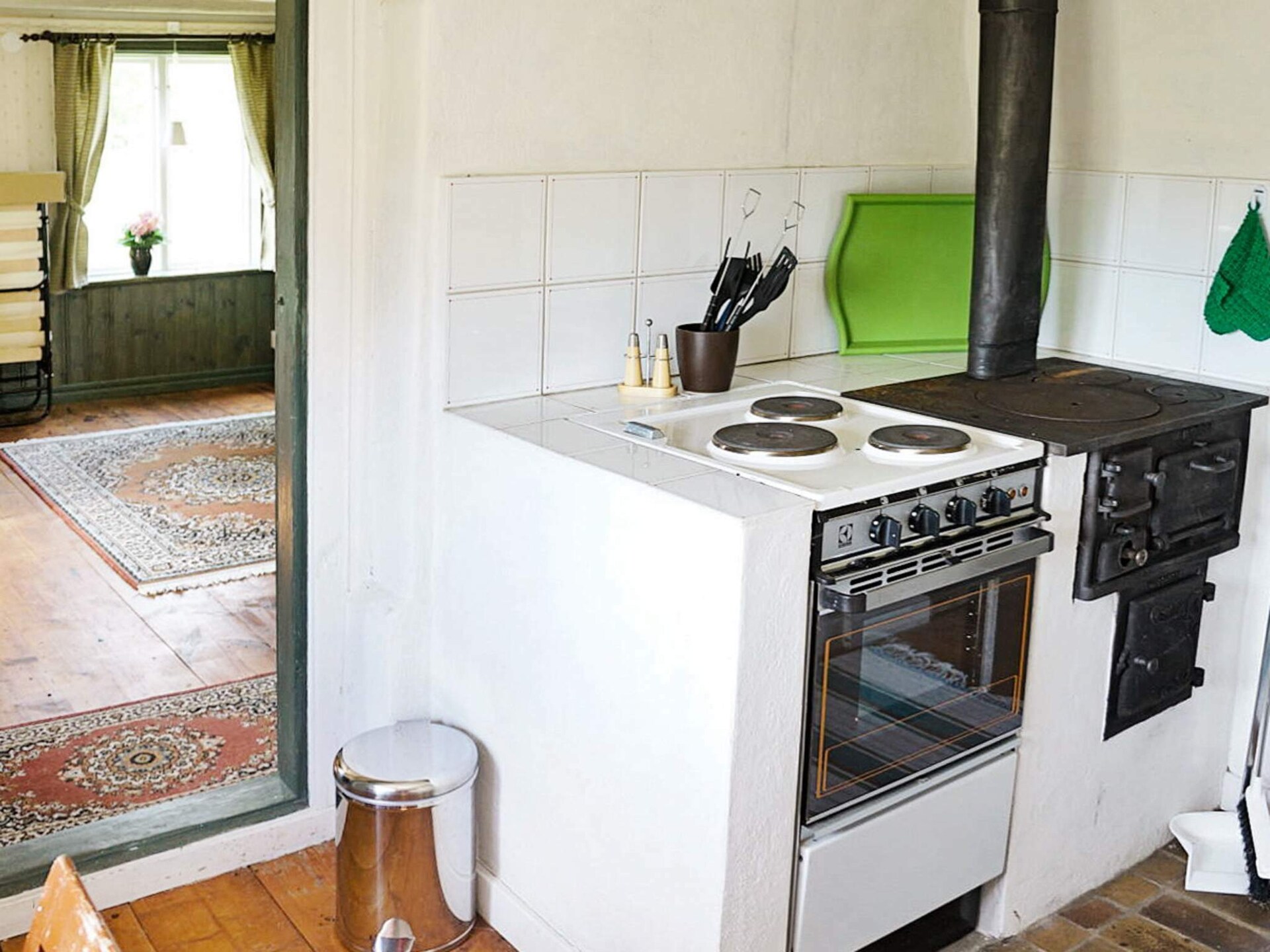 Knus rood vakantiehuisje bij het meer Älmaren in Ekkullen - foto 8
