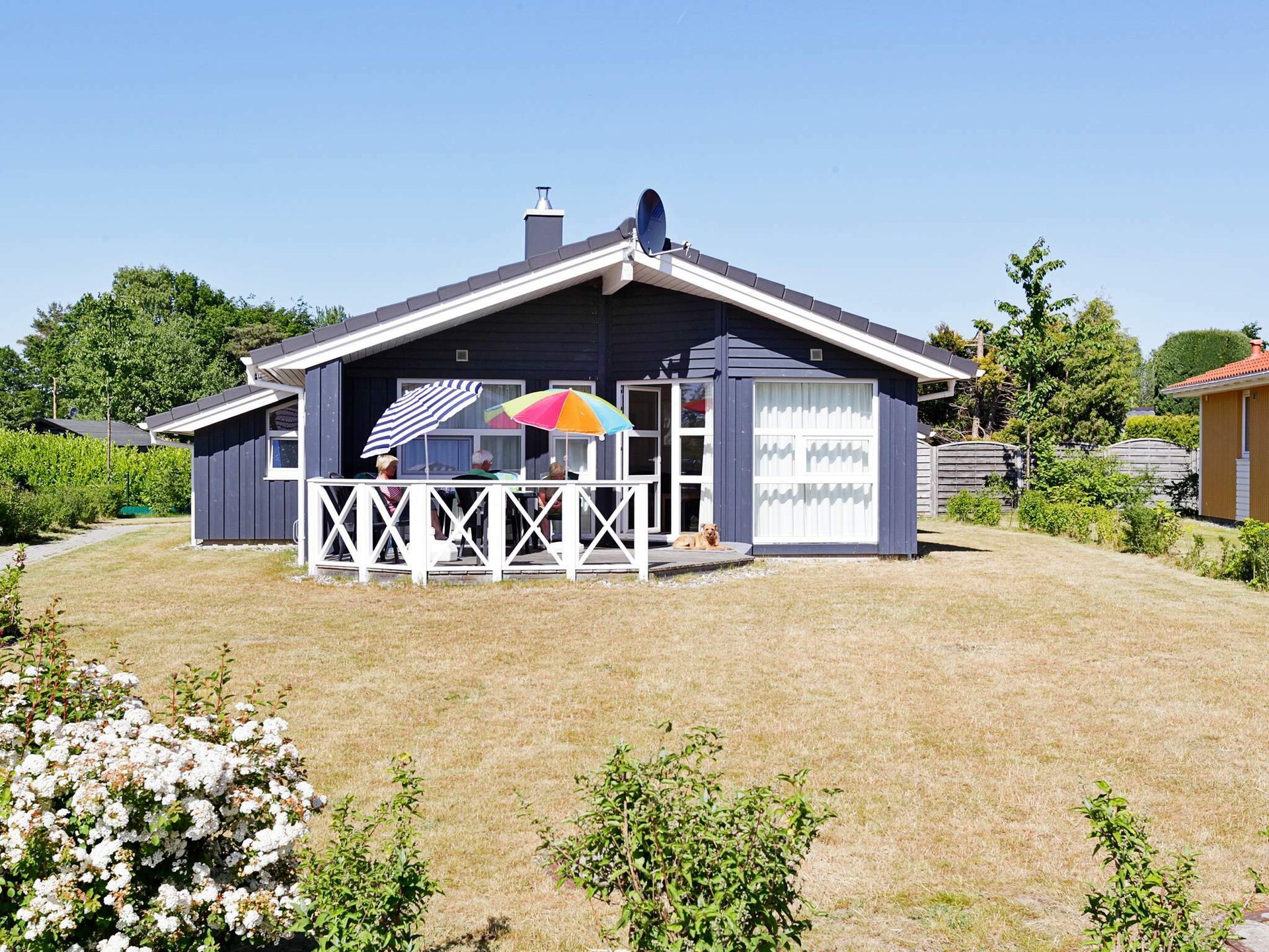 Licht Scandinavisch vakantiehuis met sauna en whirlpool, 250m van zee - foto 2