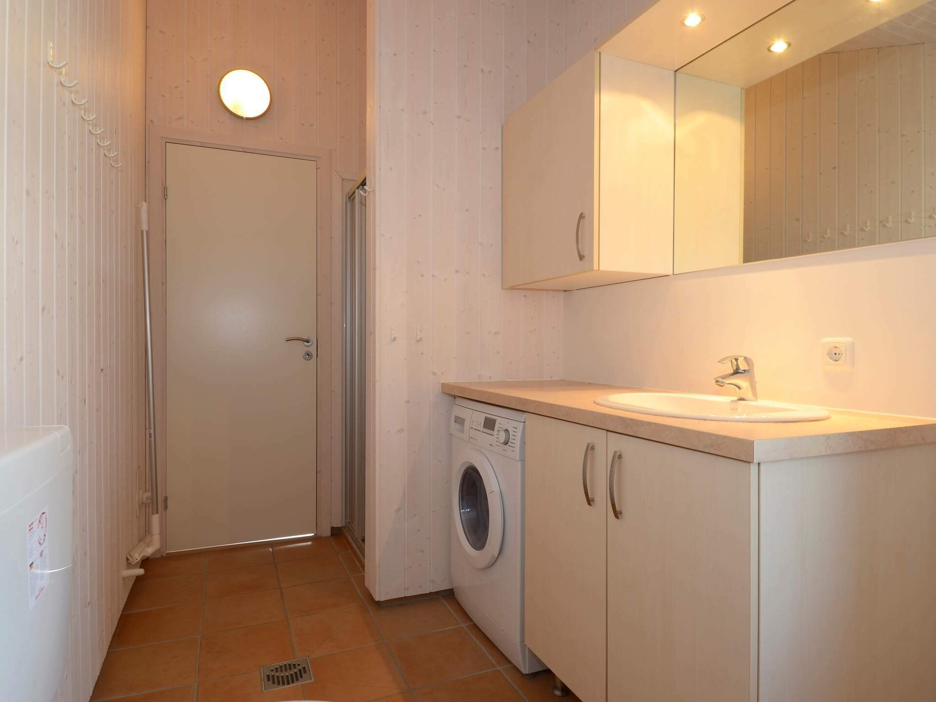 Licht Scandinavisch vakantiehuis met sauna en whirlpool, 250m van zee - foto 24