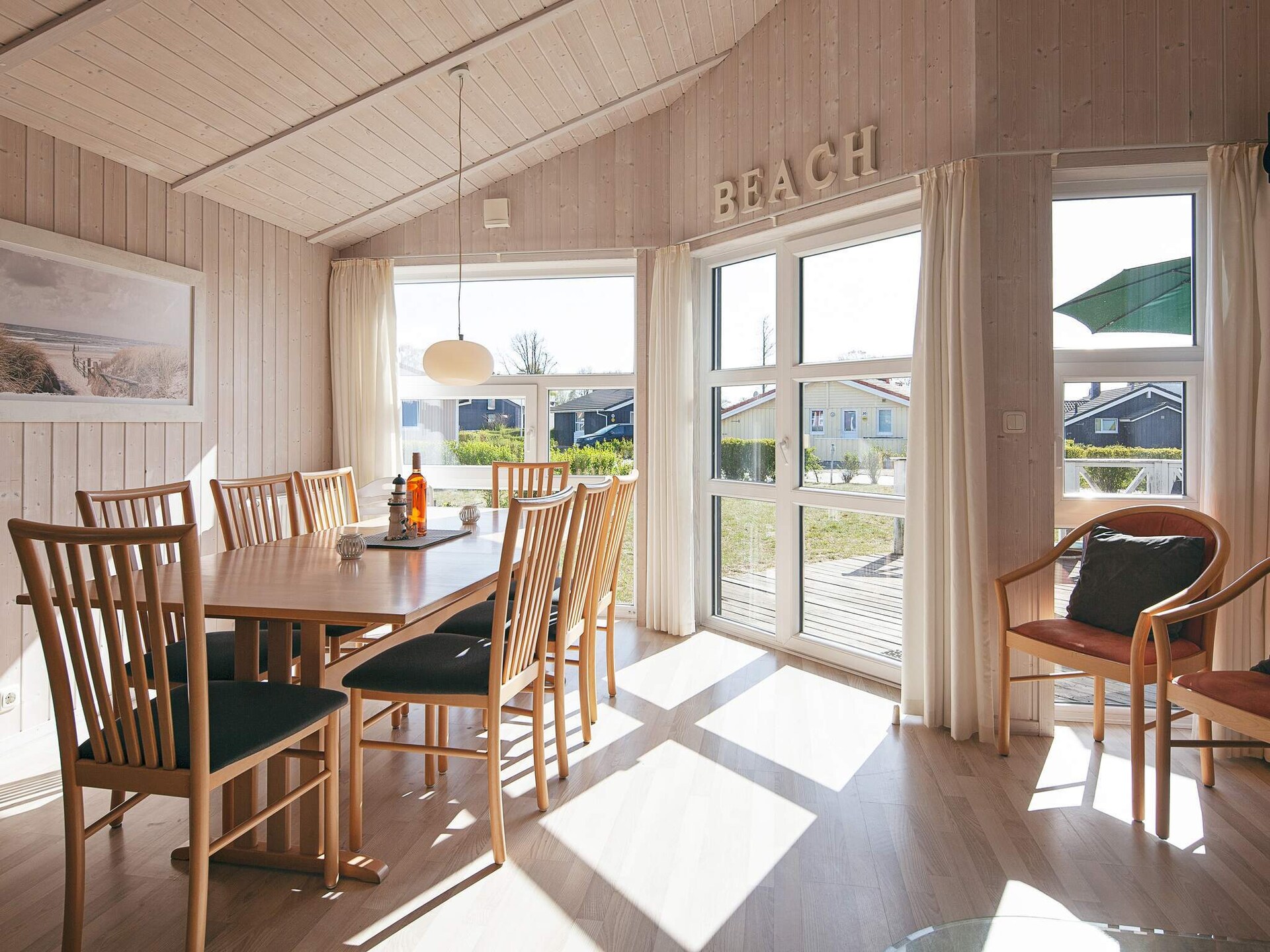 Licht Scandinavisch vakantiehuis met sauna en whirlpool, 250m van zee - foto 16