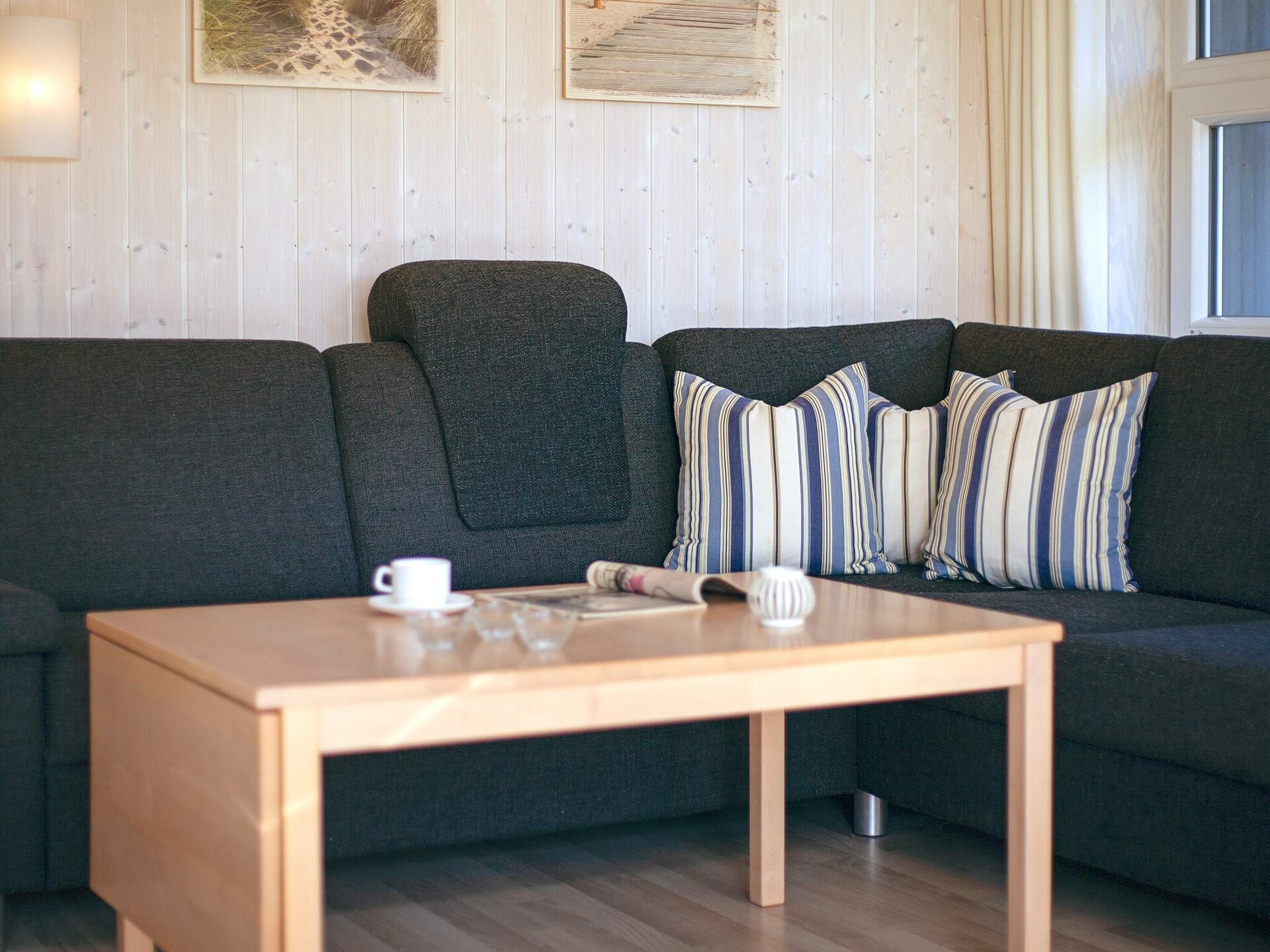 Licht Scandinavisch vakantiehuis met sauna en whirlpool, 250m van zee - foto 18