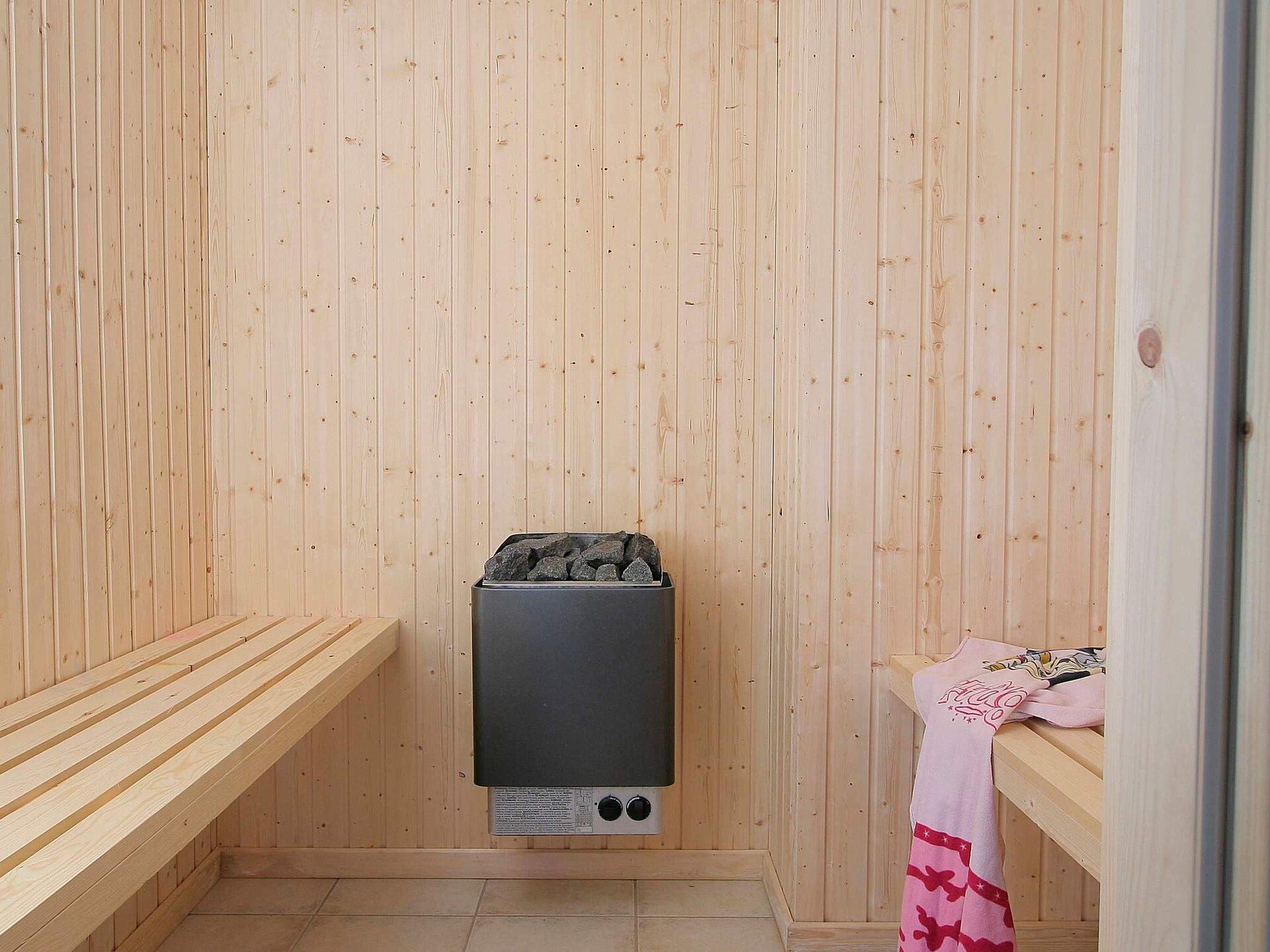 Ruim vakantiehuis voor 16 personen met zwembad en activiteitenruimte in Tisvildeleje - foto 37