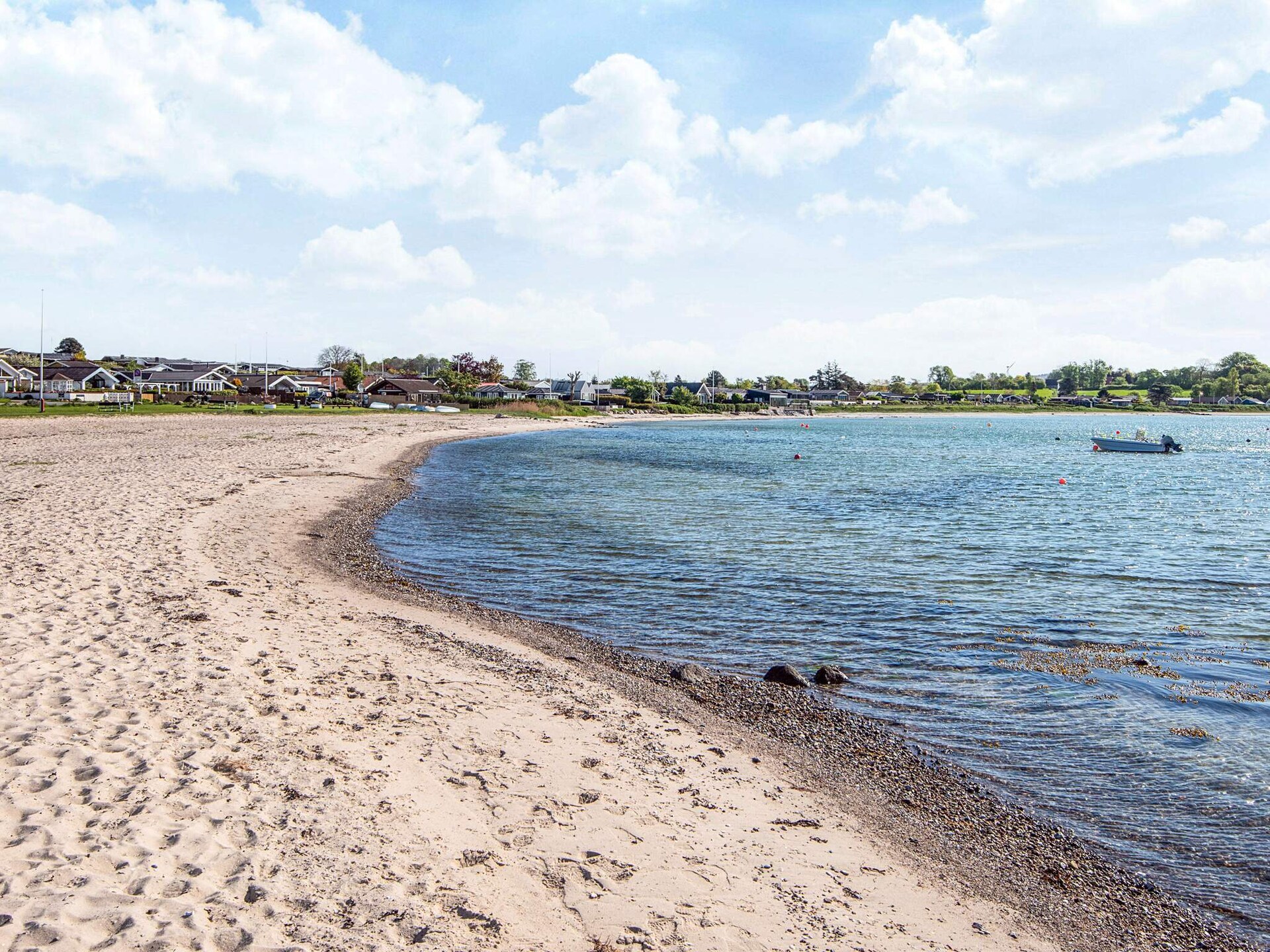 Knus vakantiehuis op 50 meter van zee bij Rønde - foto 31