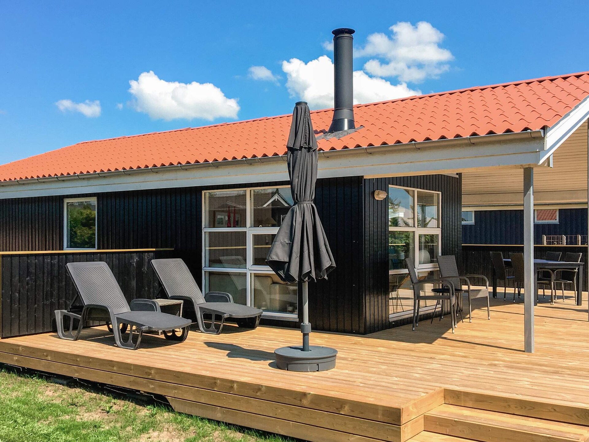 Knus vakantiehuis op 50 meter van zee bij Rønde - foto 1
