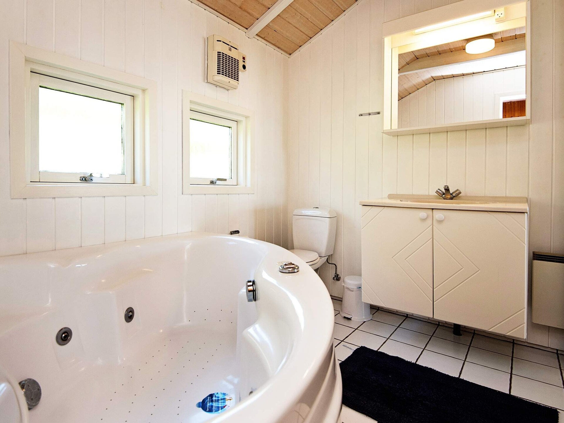 Aan zee: Ruim vakantiehuis in Sjølund met whirlpool en sauna - foto 15