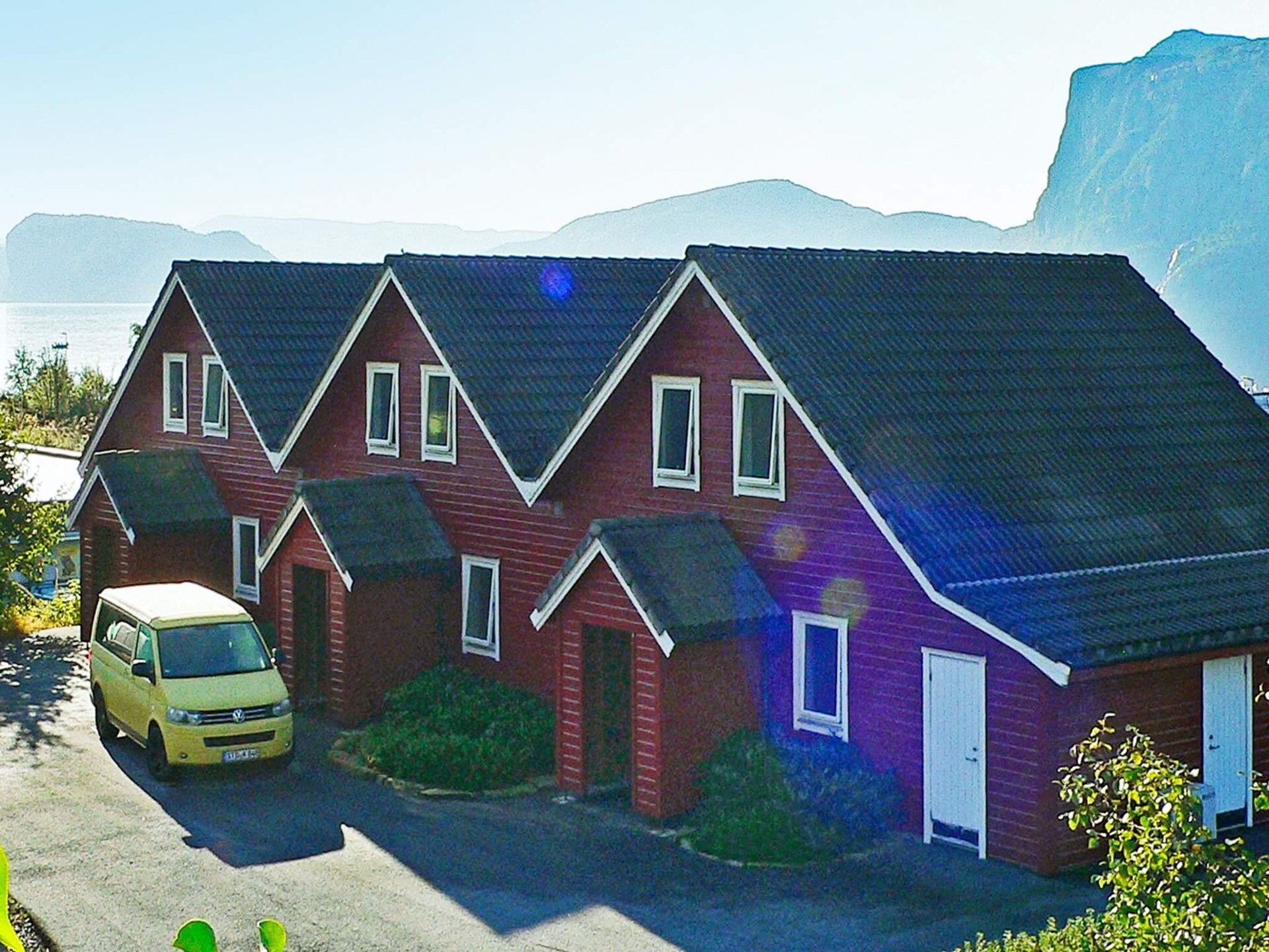 Modern vakantiehuis met panoramisch fjordzicht in Sørbøvåg - foto 5