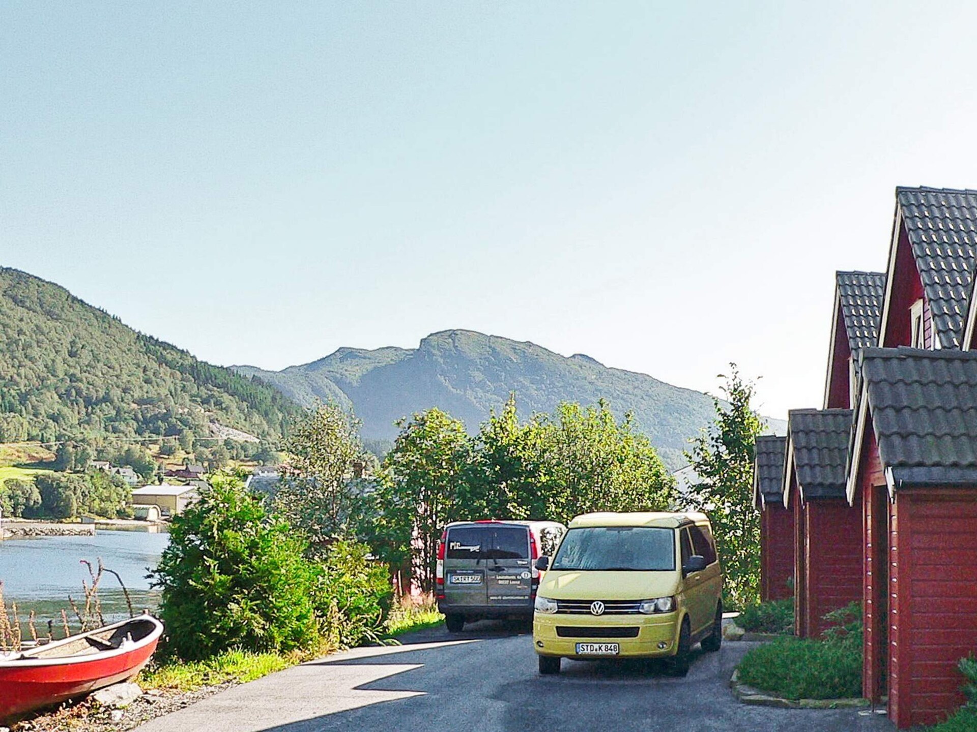 Modern vakantiehuis met panoramisch fjordzicht in Sørbøvåg - foto 7