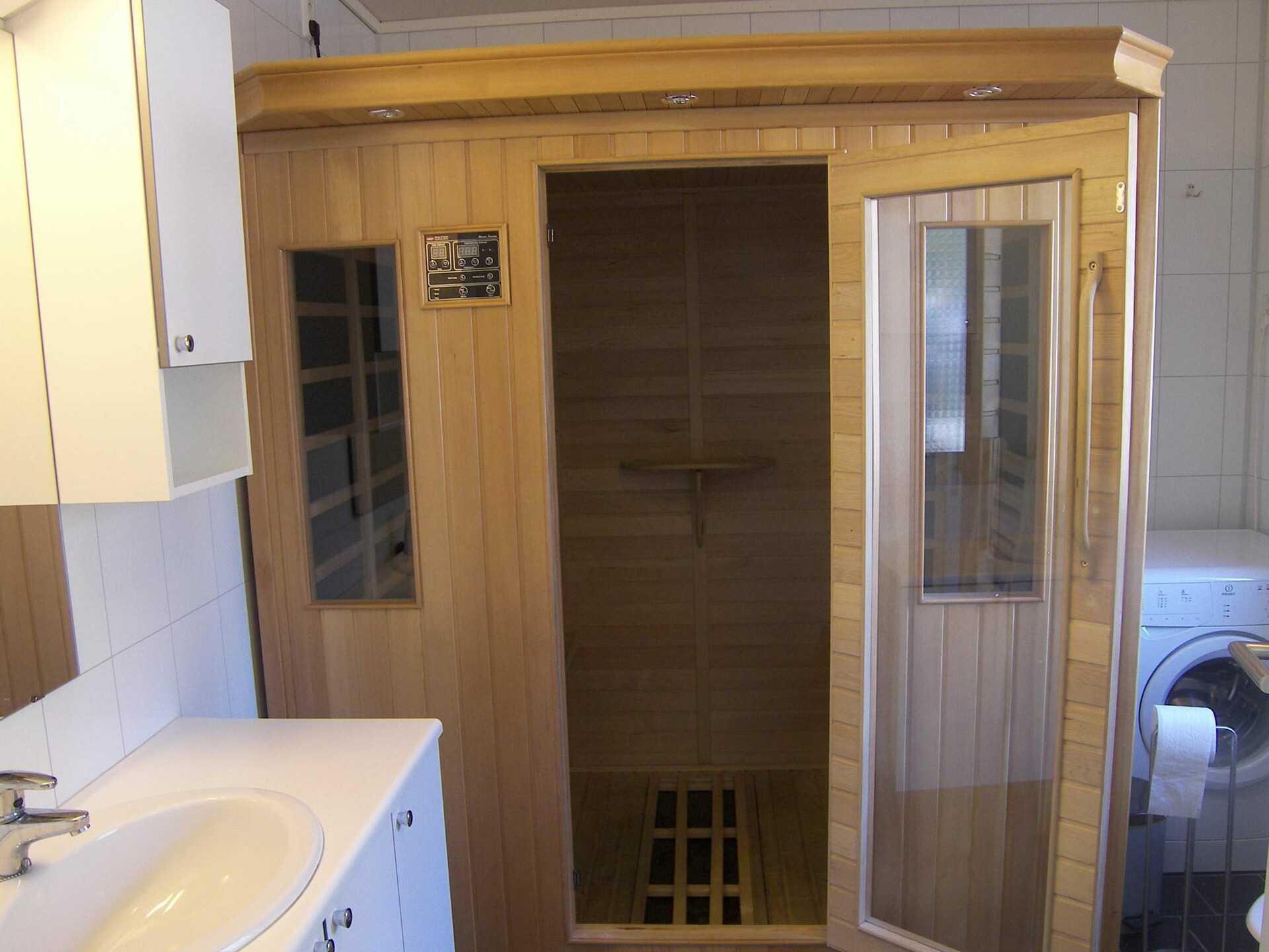Modern vakantiehuis met panoramisch fjordzicht in Sørbøvåg - foto 20
